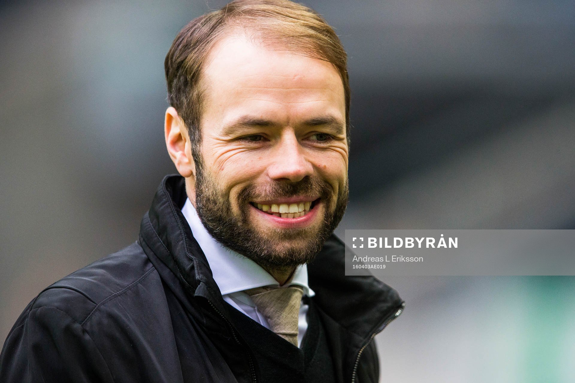 AIK:s tränare Andreas Alm under fotbollsmatchen i Allsvenskan mellan AIK och GIF Sundsvall den 3 april 2016 i Stockholm. 