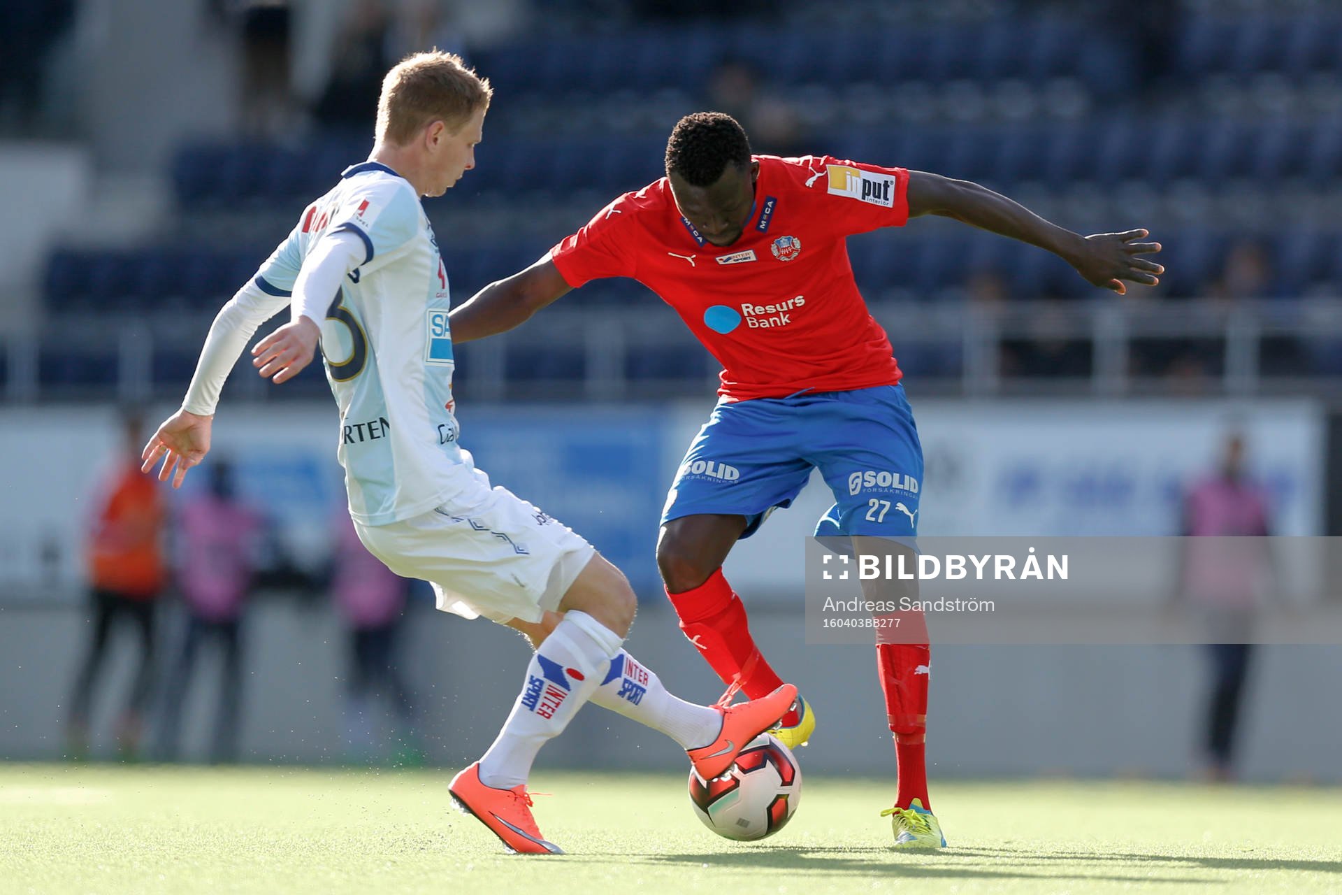 Gefles Johan Bertilsson och Helsingborgs Lalawélé Atakora