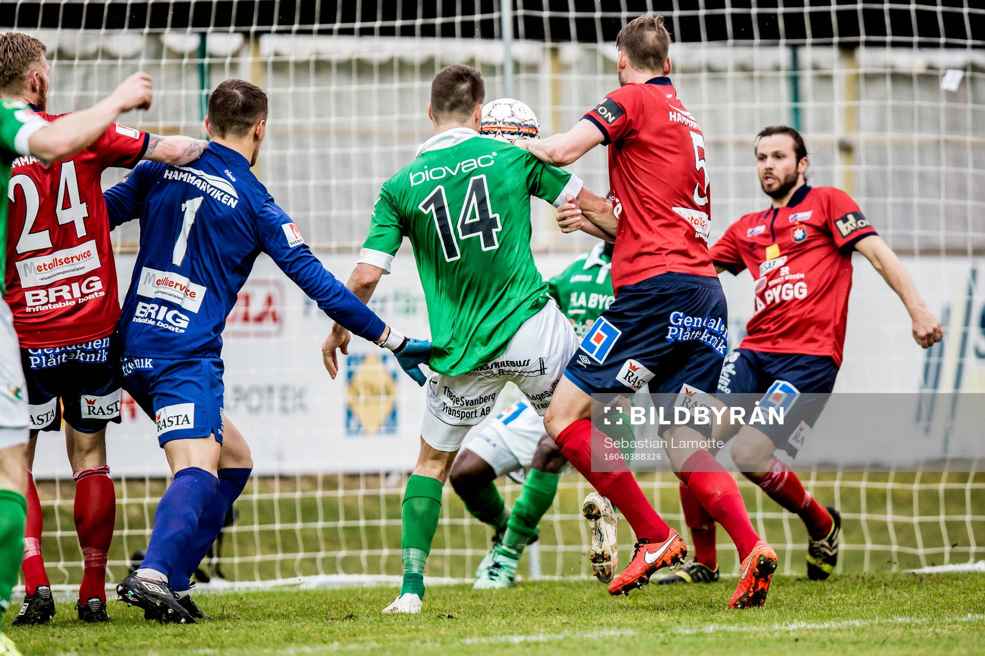 Ljungskiles Gabriel Altemark-Vanneryr (nr14) gör 1-0