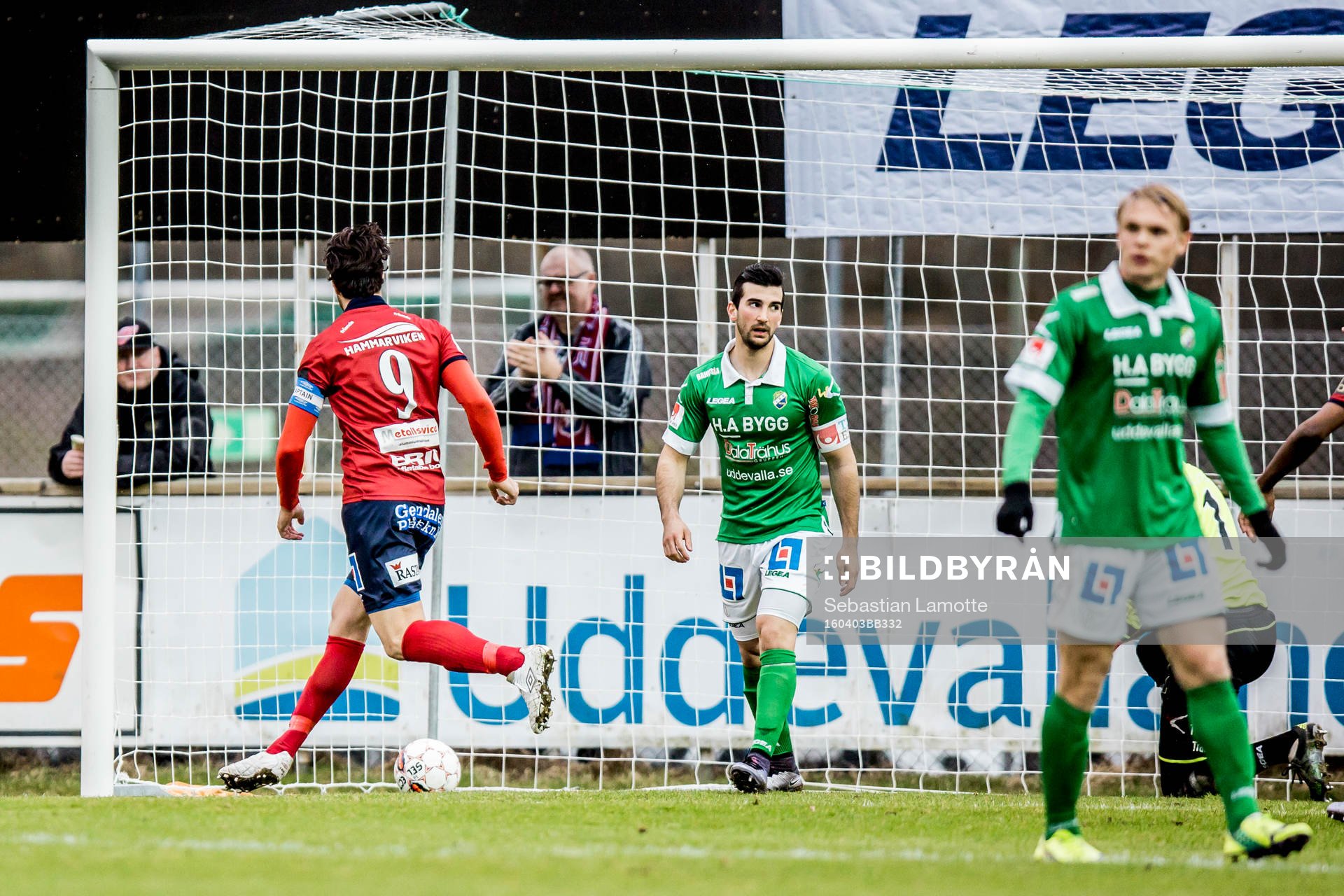 Örgrytes George Mourad kvitterar till 1-1 under fotbollsmatchen i Superettan mellan Ljungskile och Örgryte den 3 april 2016 i Ljungskile.