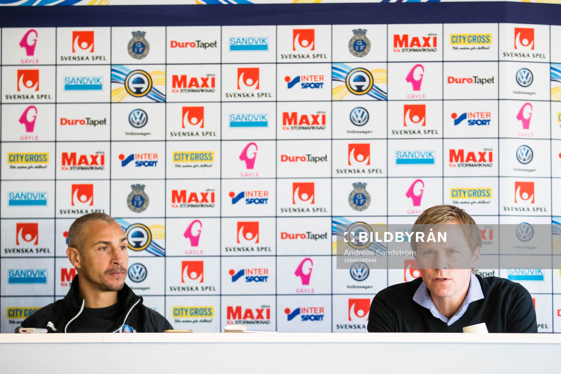 Gefles tränare Roger Sandberg (h) och Helsingborgs manager