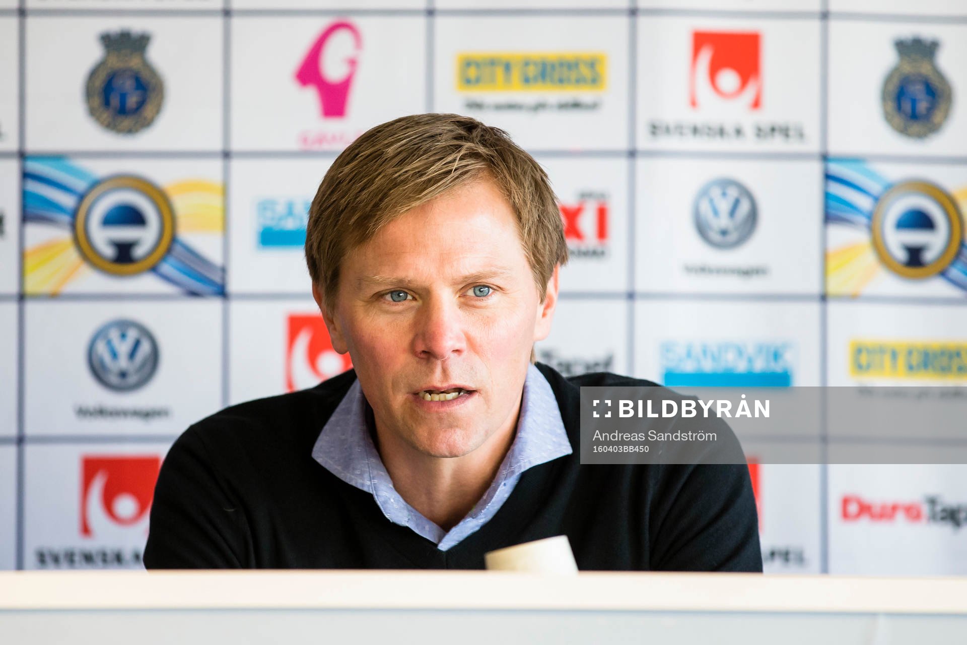 Gefles tränare Roger Sandberg på presskonferensen