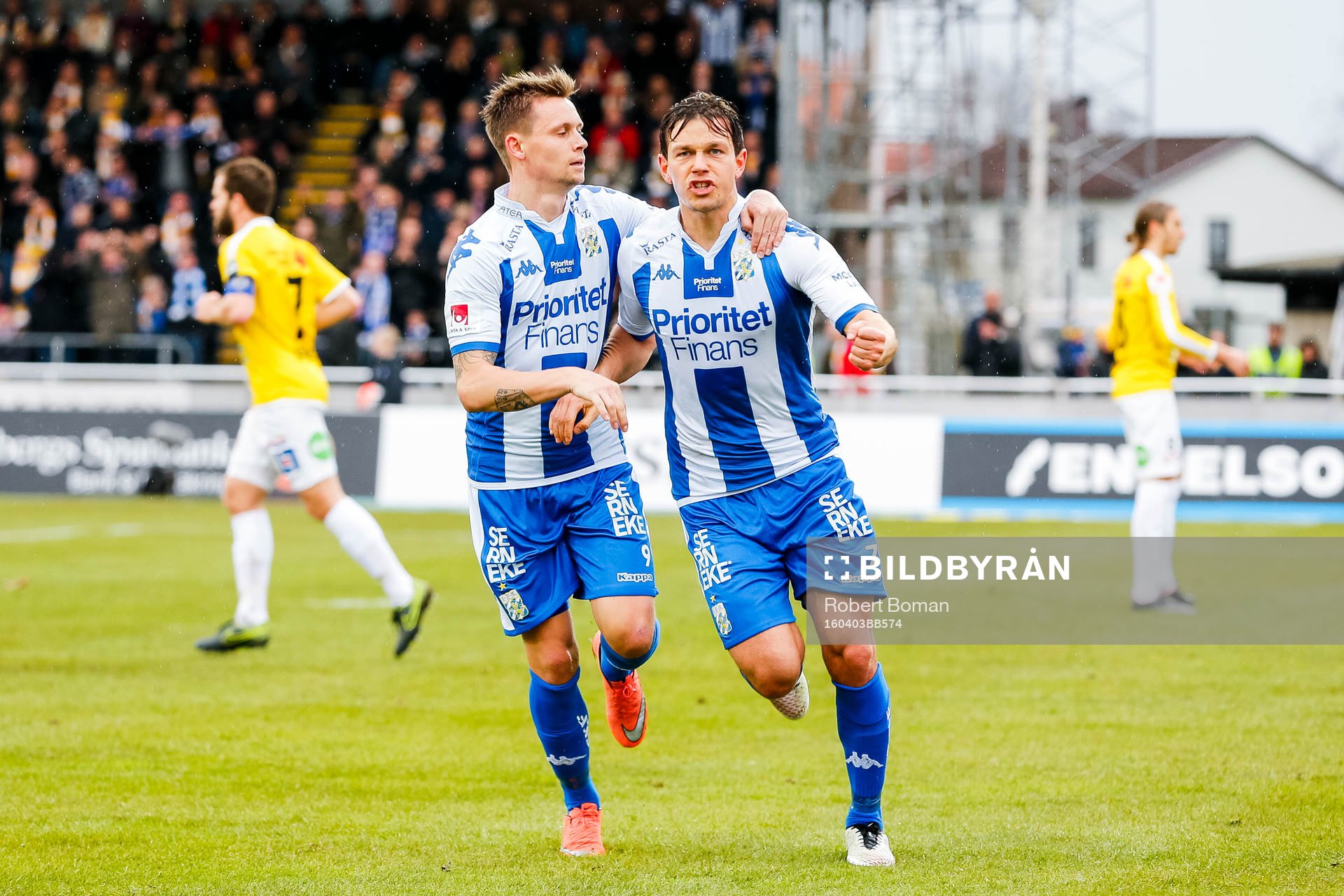 IFK Göteborgs Mads Albeck och Jakob Ankersen jublar
