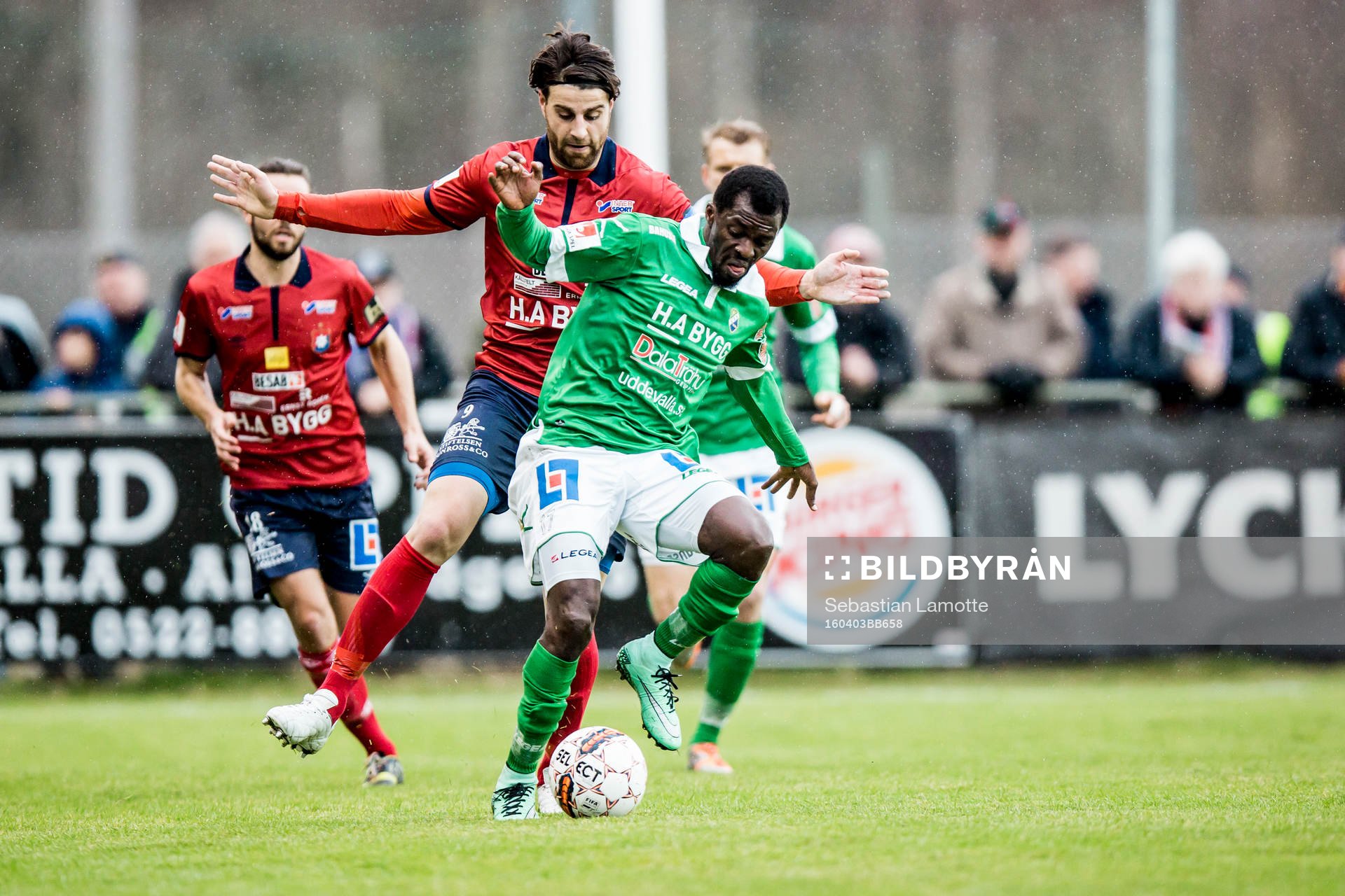 Ljungskiles Yussif Chibsah före Örgrytes George Mourad
