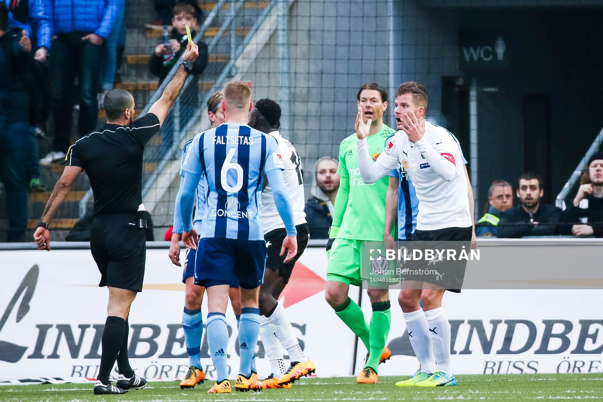 Örebros Robert Åhman Persson deppar