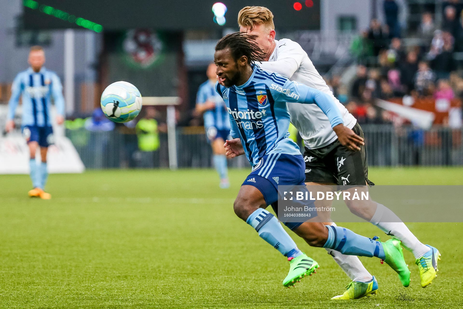 Djurgårdens Amadou Jawo och Örebros Michael Almebäck