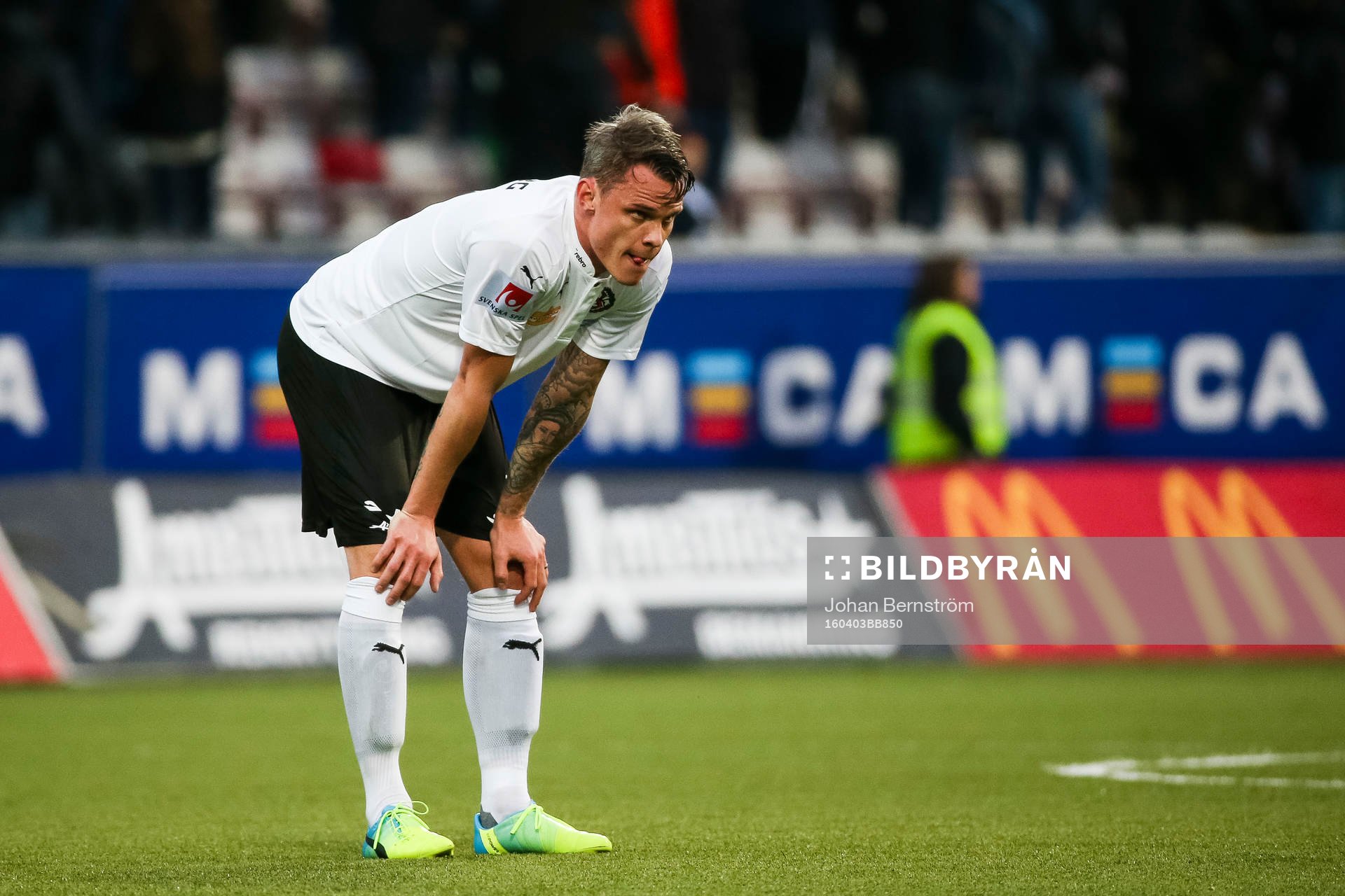 Örebros Erik Moberg deppar