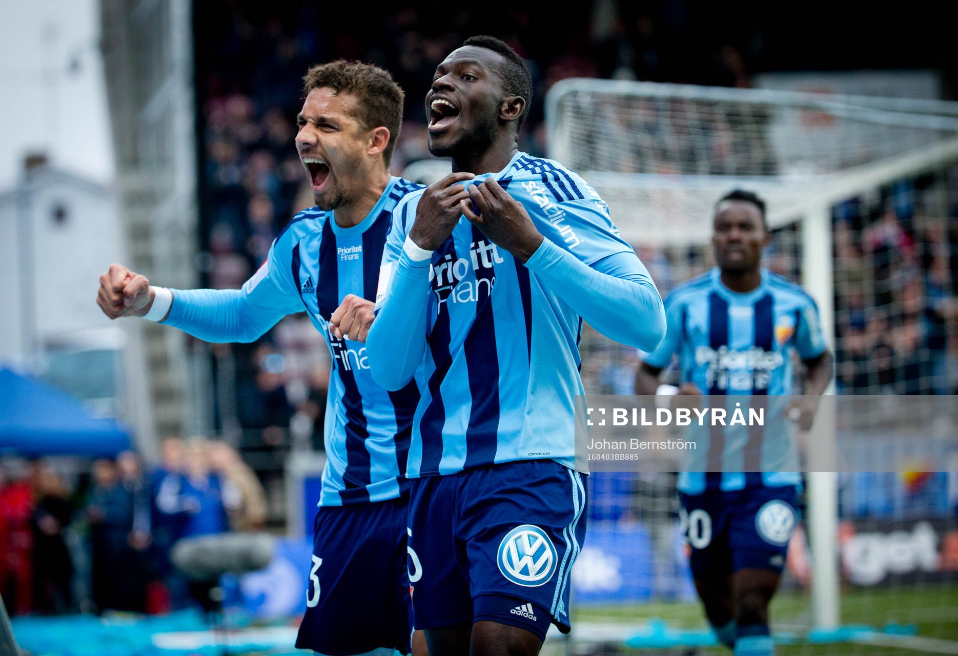Djurgårdens Omar Colley gör 0-2 och jublar med Mathias