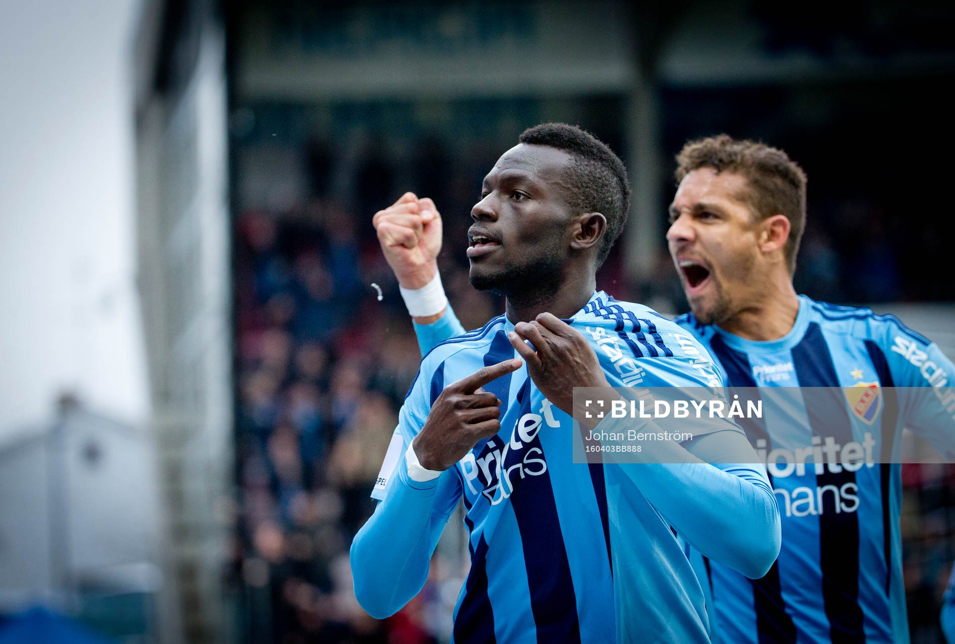 Djurgårdens Omar Colley gör 0-2 och jublar med Mathias