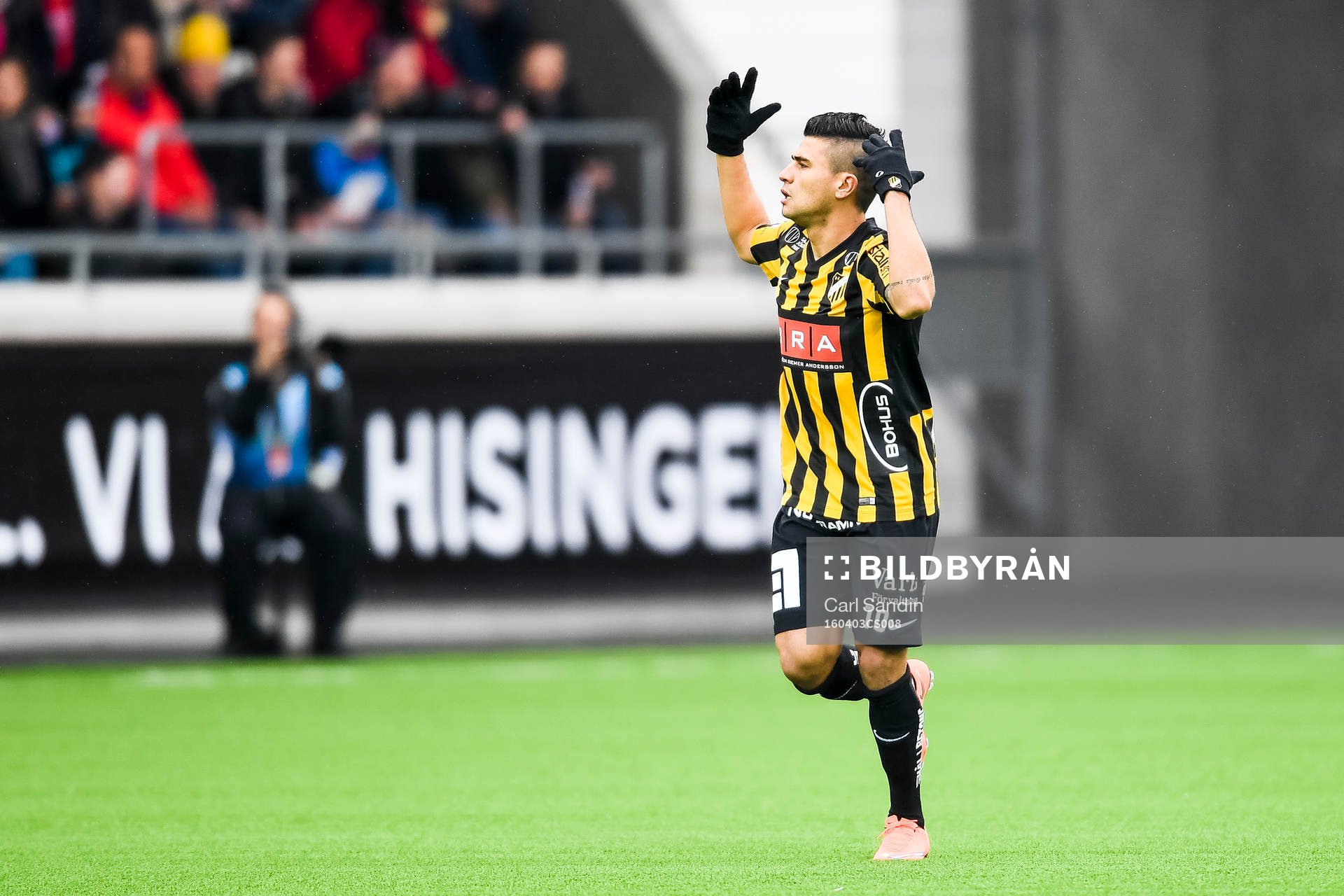 Häckens Paulo de Oliveira jublar