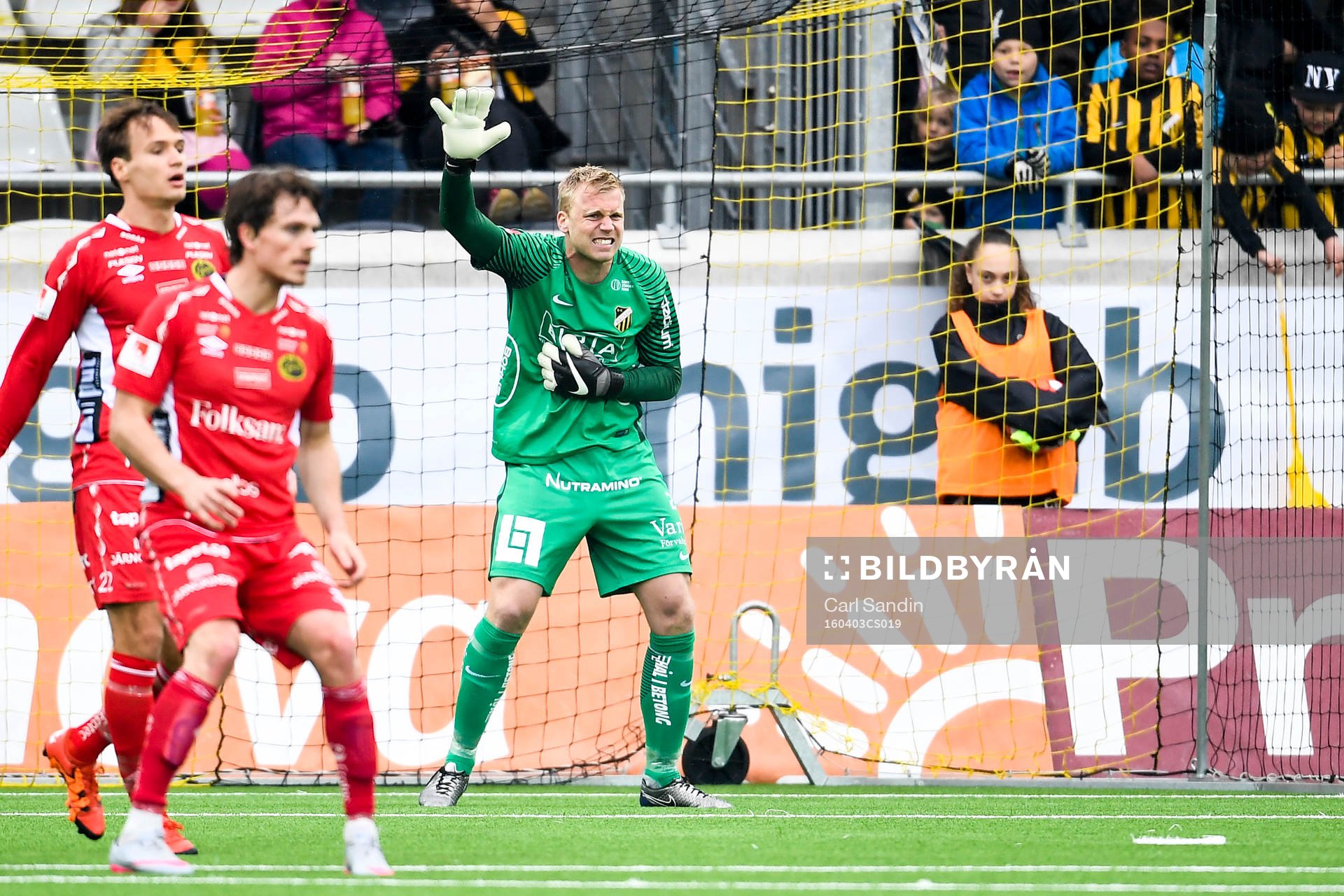 Häckens målvakt Peter Abrahamsson har ont