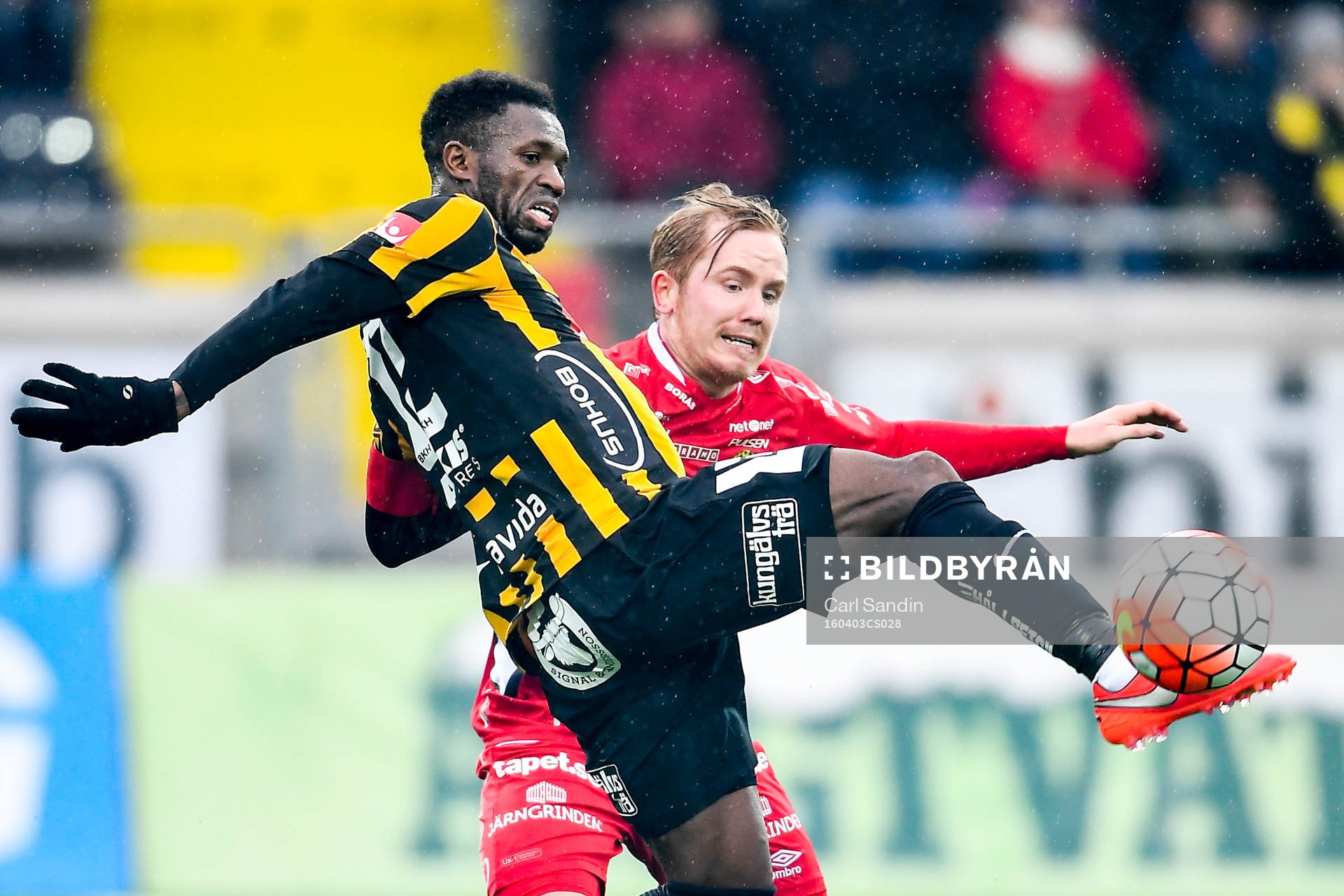 Häckens Mohammed Abubakari och Elfsborgs Simon Lundevall