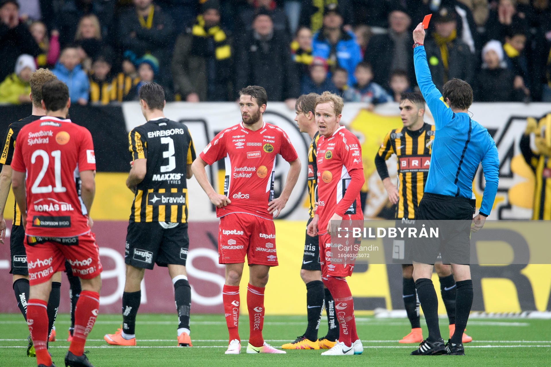 Häckens Jasmin Sudic får rött kort