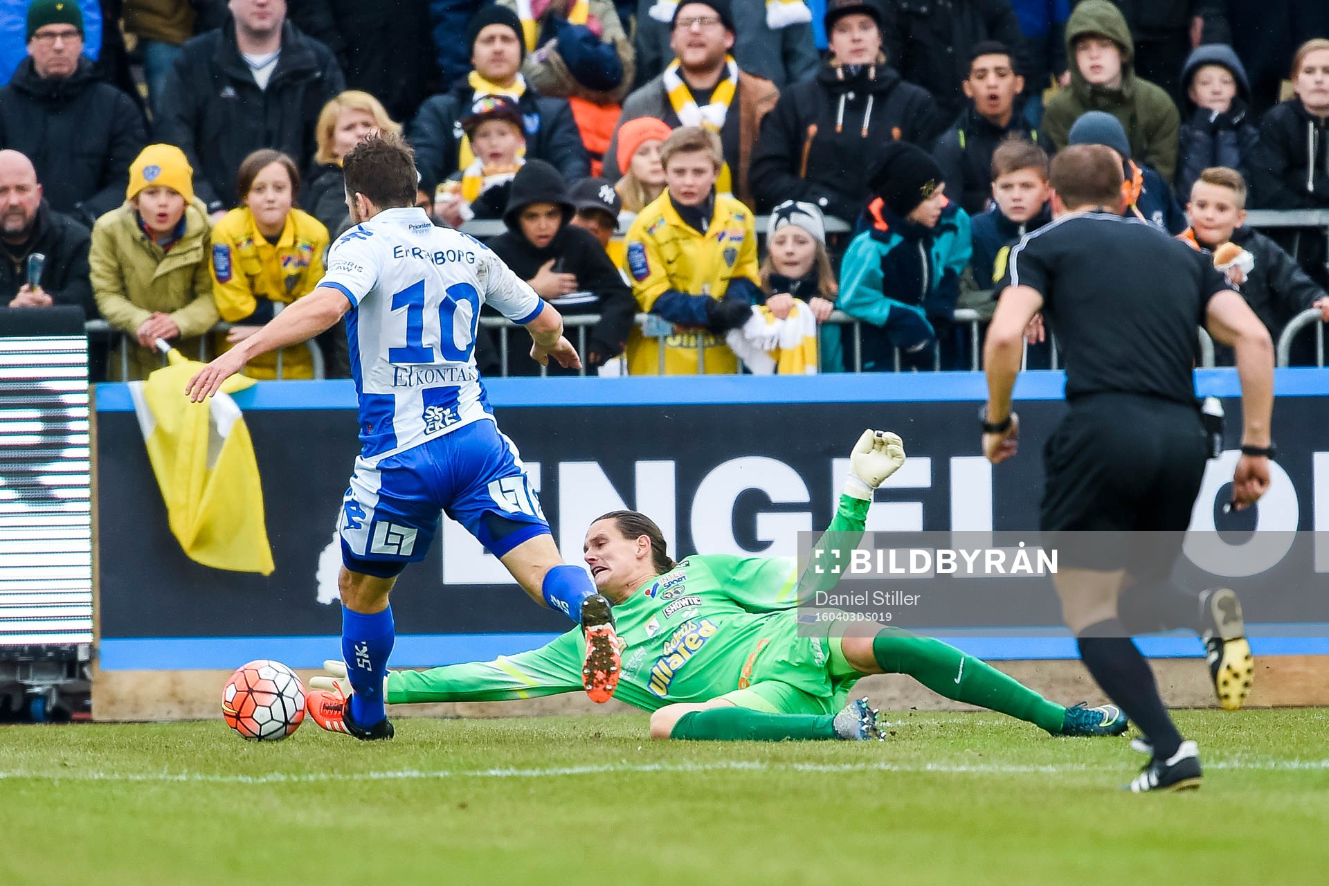 IFK Göteborgs Tobias Hysén och Falkenbergs målvakt Otto