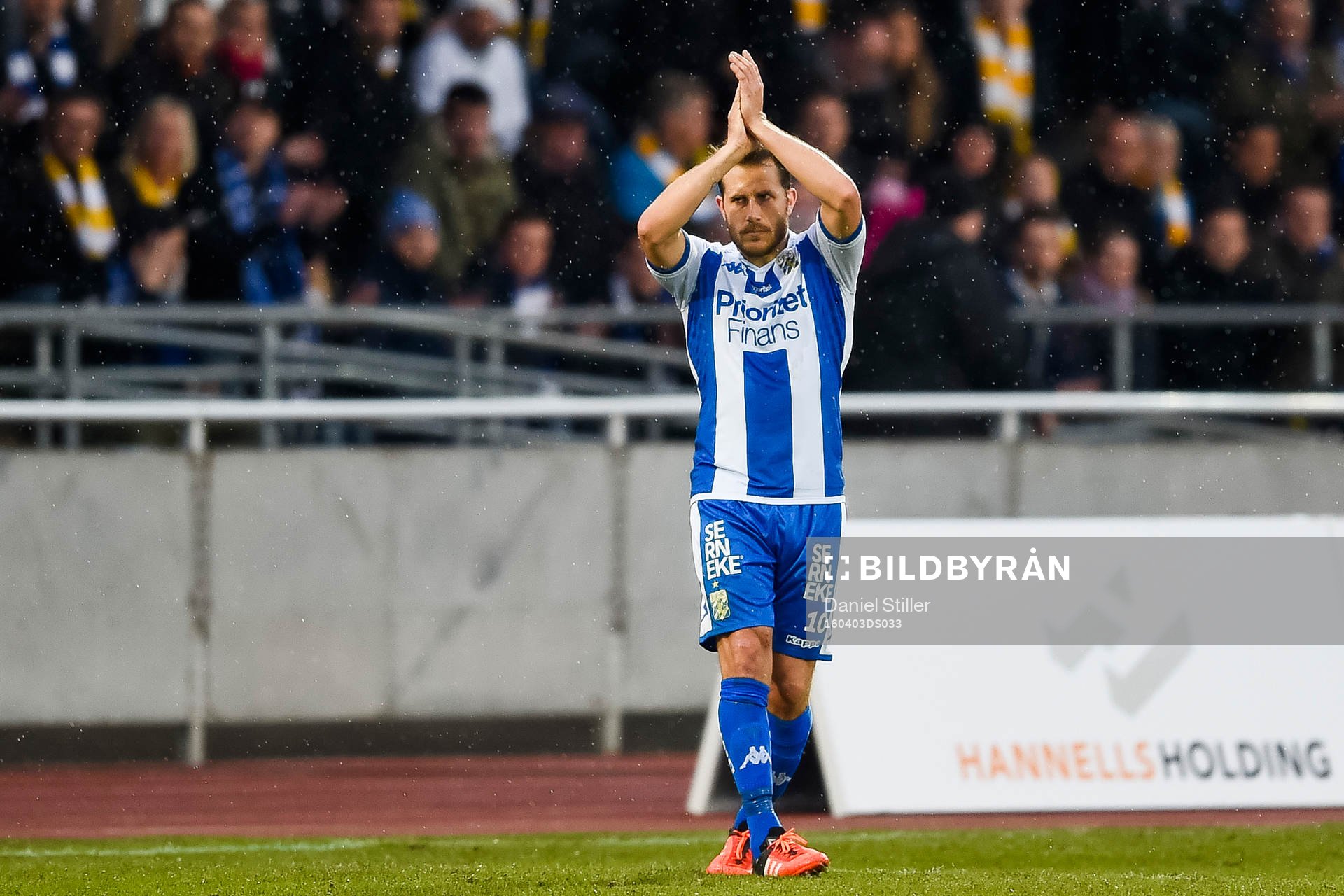 IFK Göteborgs Tobias Hysén tackar publiken vid byte