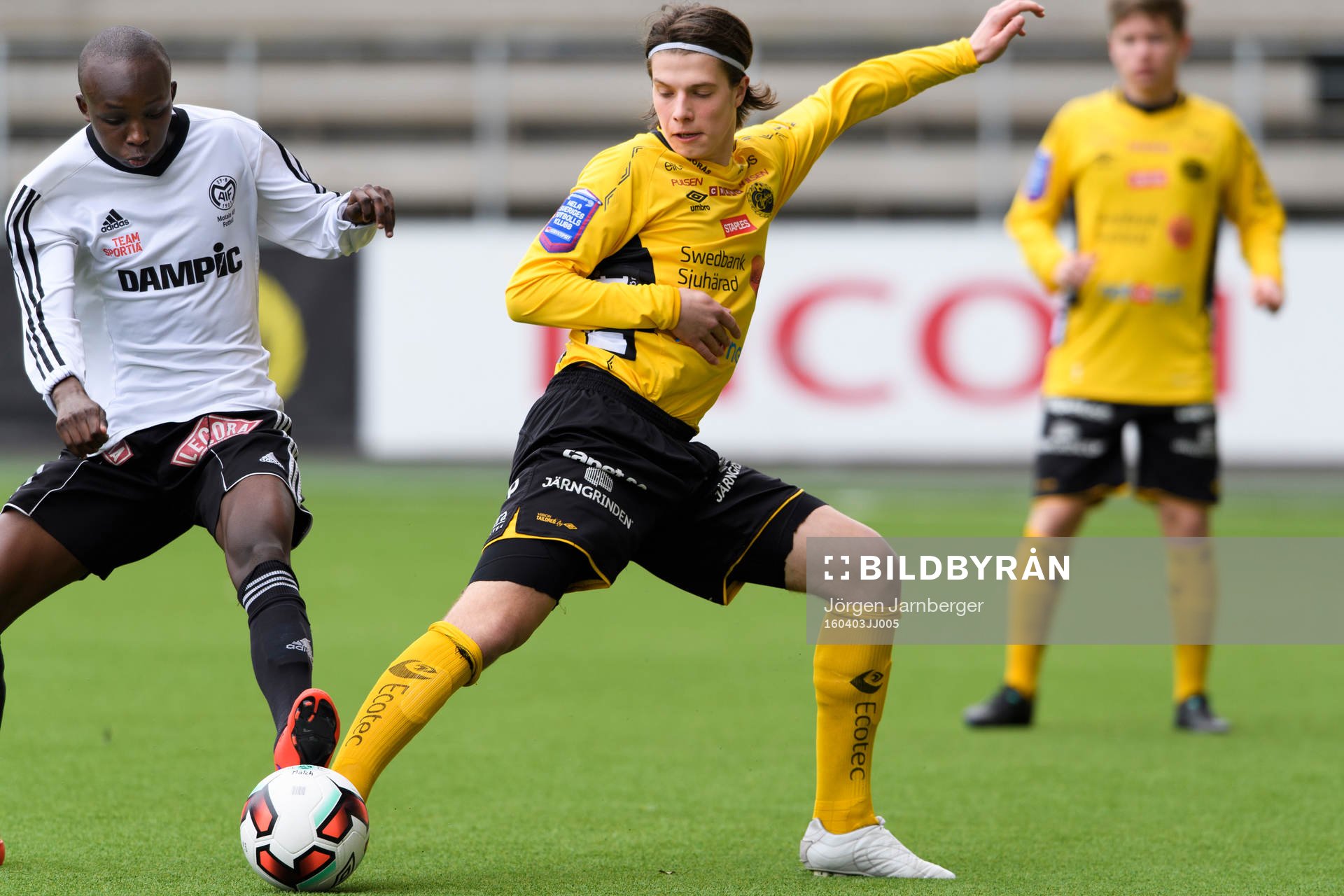 Elfsborgs Joakim Engström och Motalas Eddy Nganji