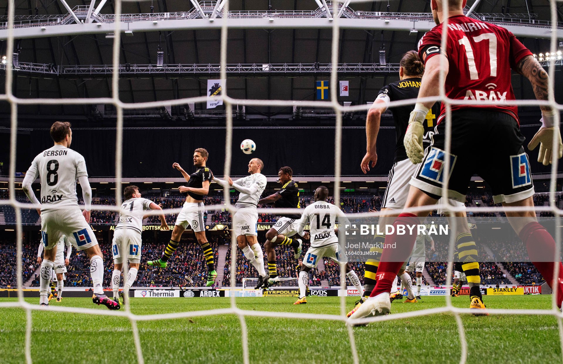 s Jos Hooiveld och Carlos Strandberg