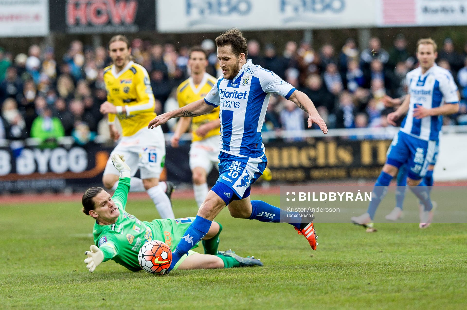 Falkenbergs målvakt Otto Martler fäller IFK Göteborgs