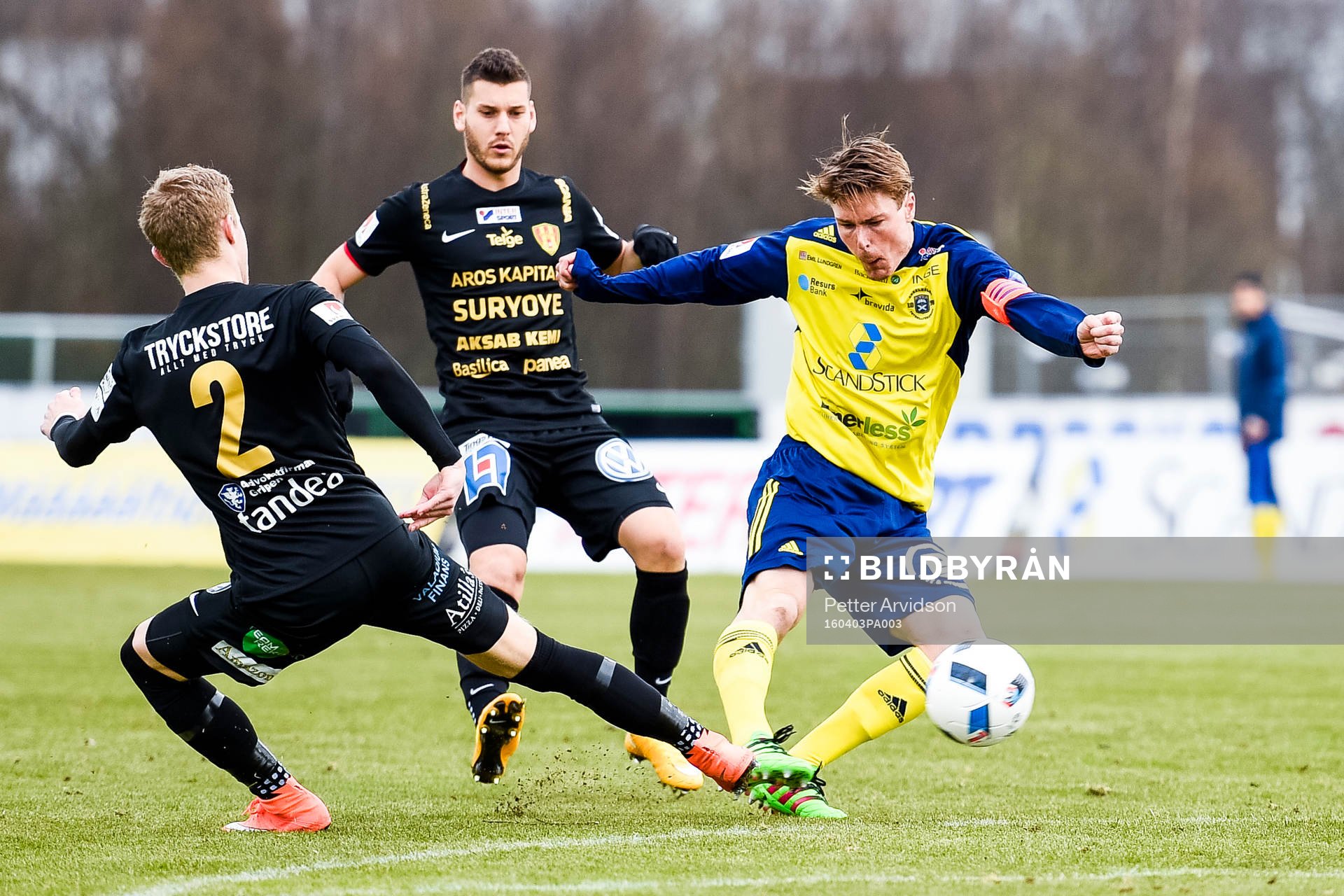 Ängelholms Marcus Bernholtz och Syrianskas Victor