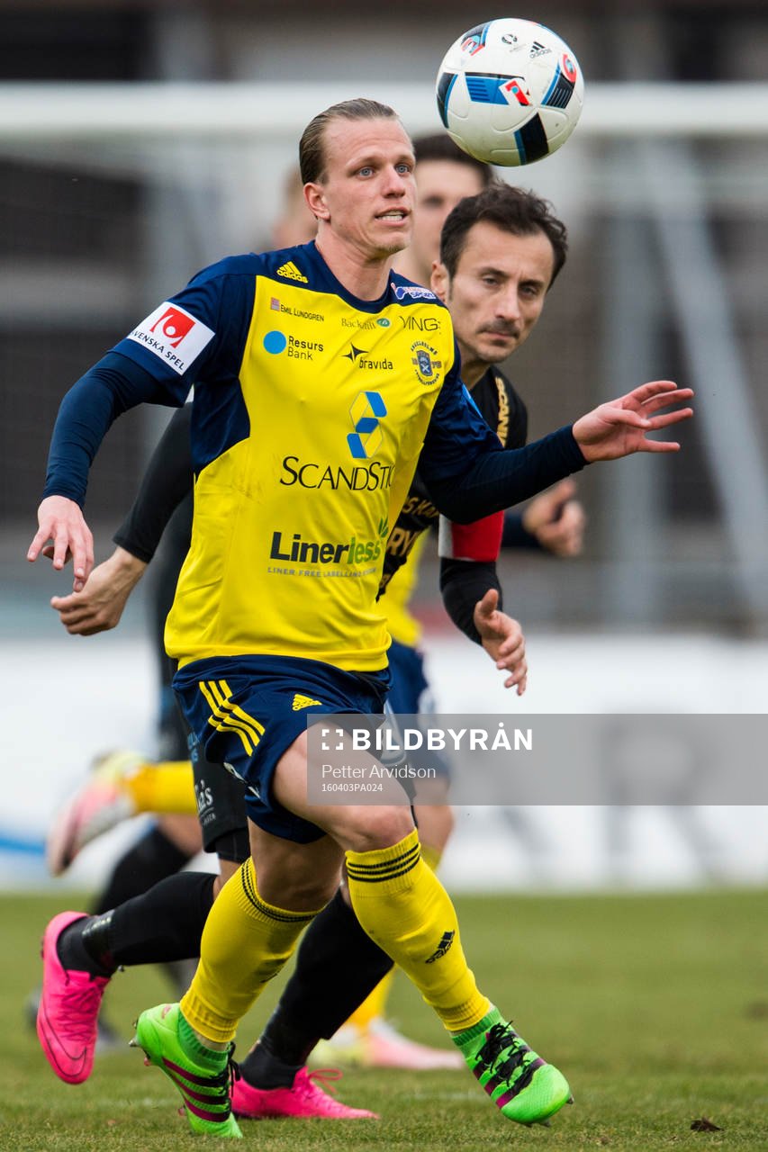 Ängelholms Sebastian Carlsen och Syrianskas Louay Chanko