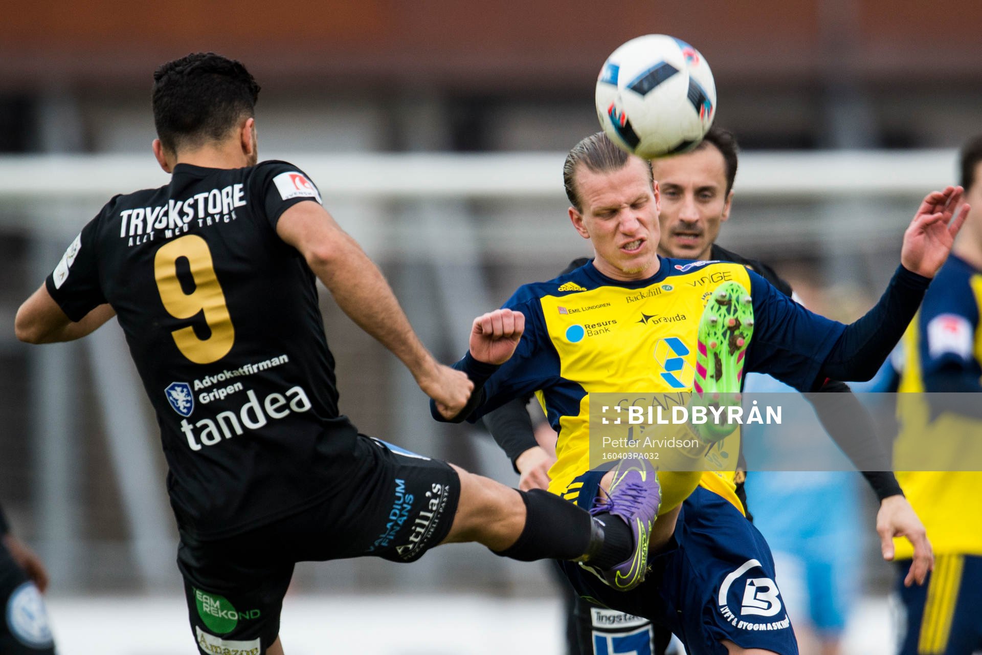 Ängelholms Sebastian Carlsen och Syrianskas Bachir Katourgi
