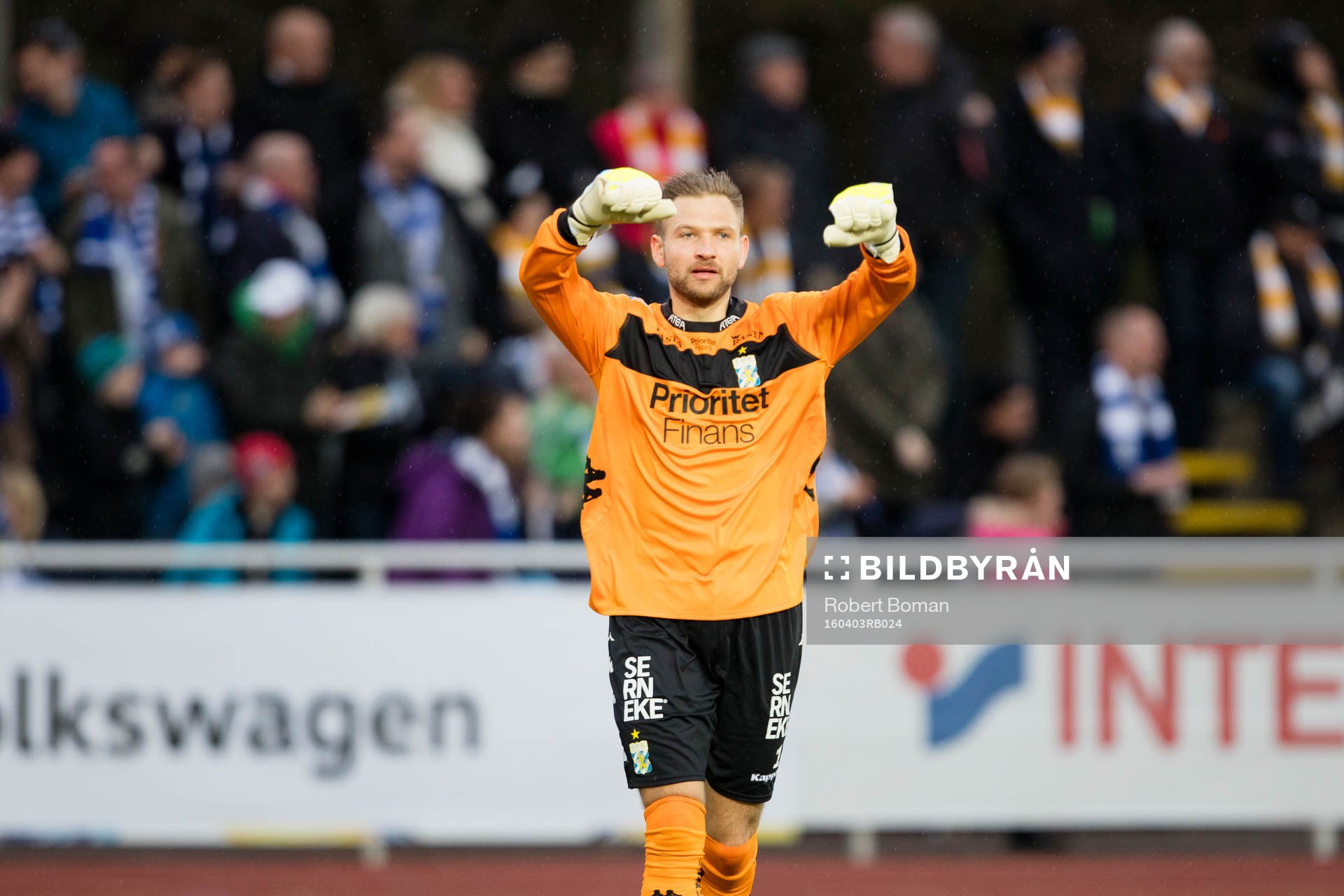 IFK Göteborgs målvakt John Alvbåge jublar