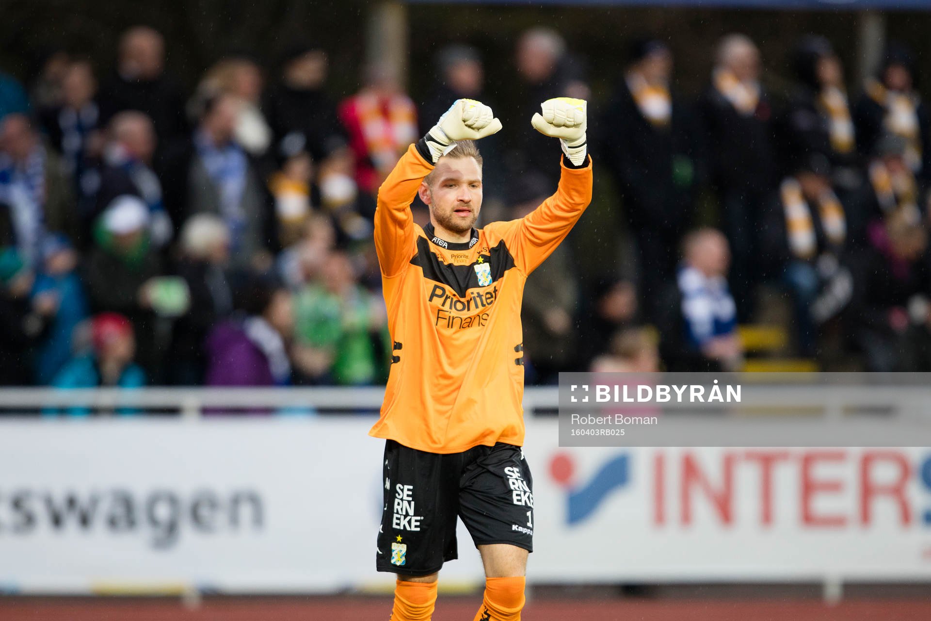IFK Göteborgs målvakt John Alvbåge jublar
