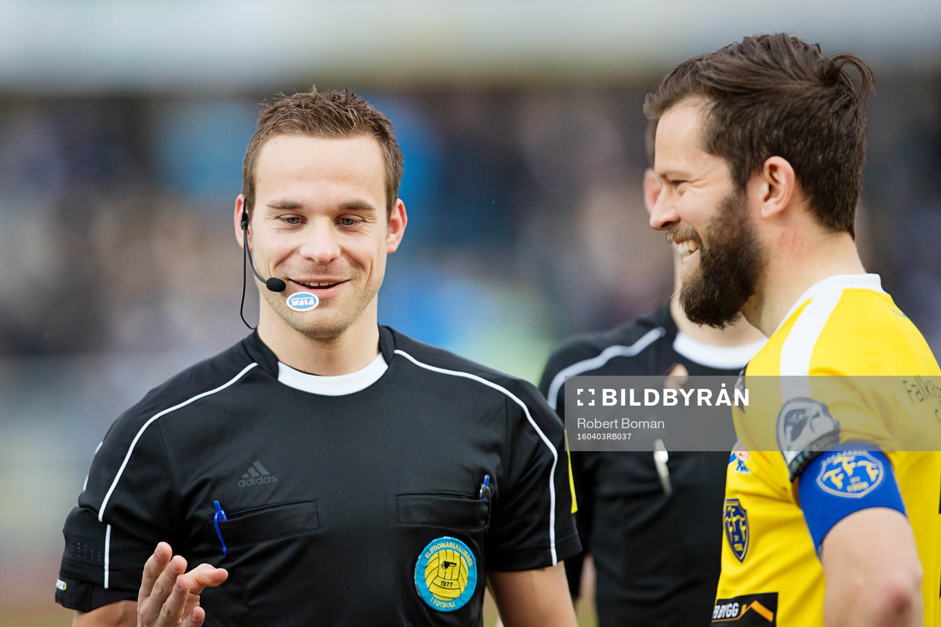 Domare Kristoffer Karlsson singlar slant och Falkenbergs