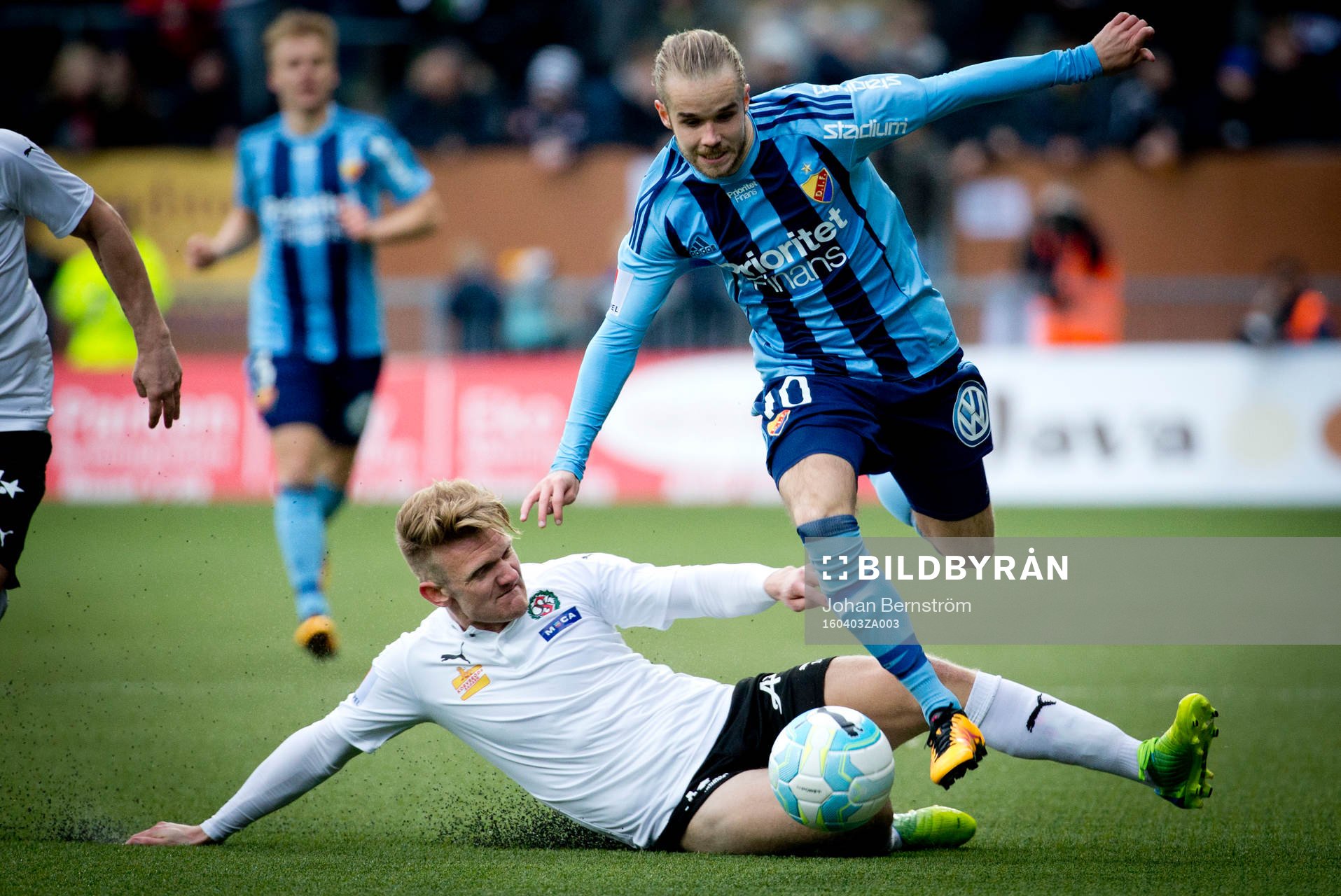Örebros Michael Almebäck och Djurgårdens Daniel Berntsen