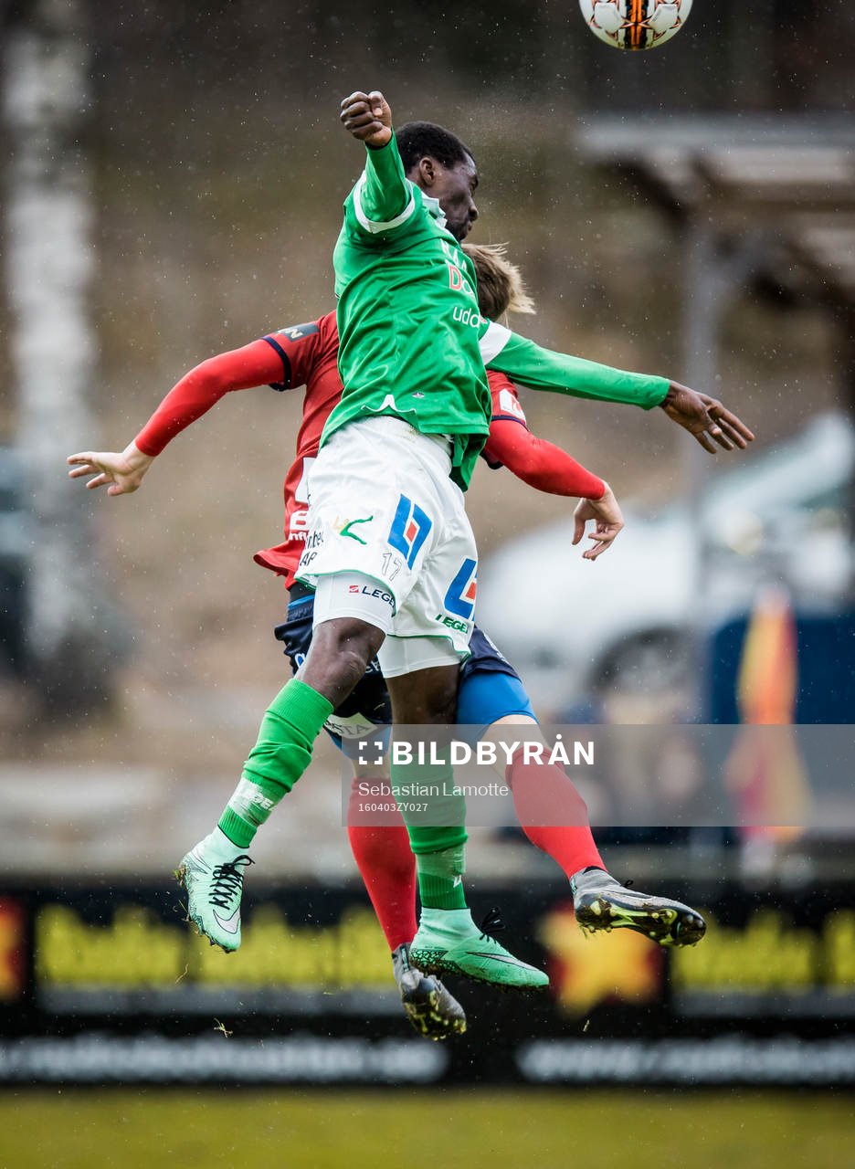 Ljungskiles Yussif Chibsah i nickduell med en
