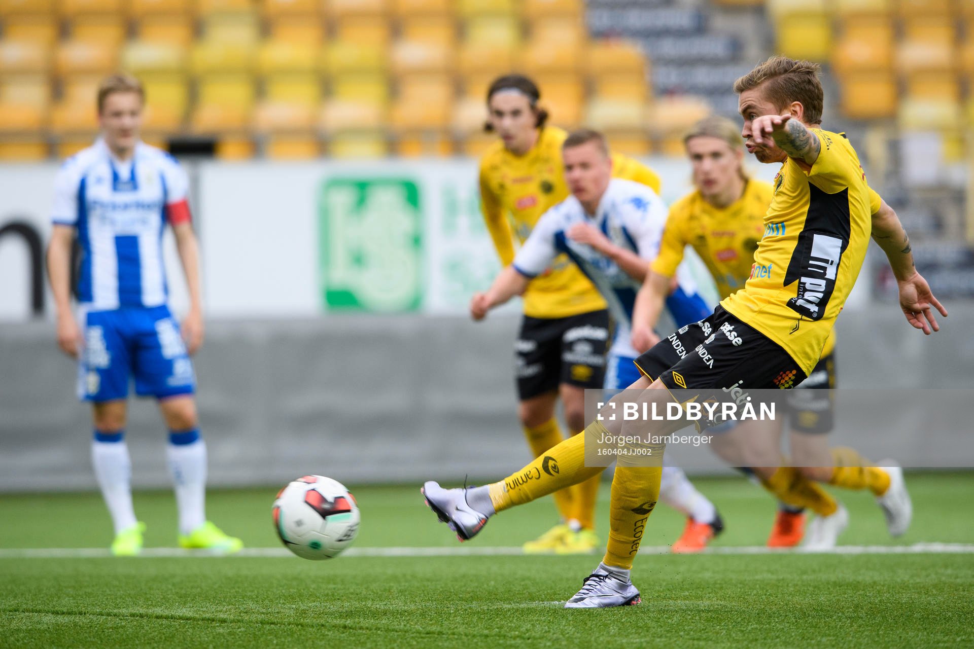 Elfsborgs Thomas Kind Bendiksen gör 1-0 på straff