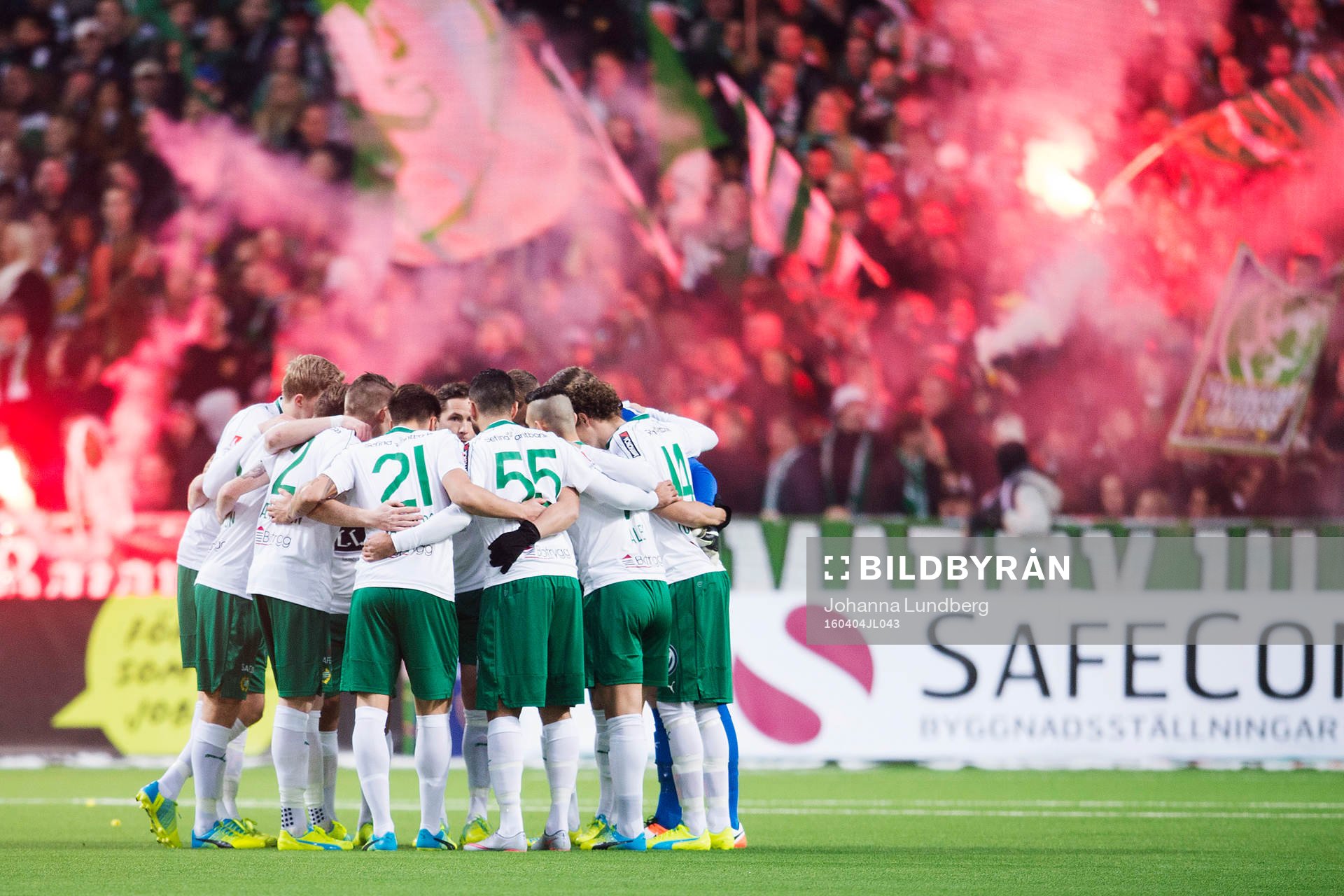 Hammarbys spelare pratar ihop sig