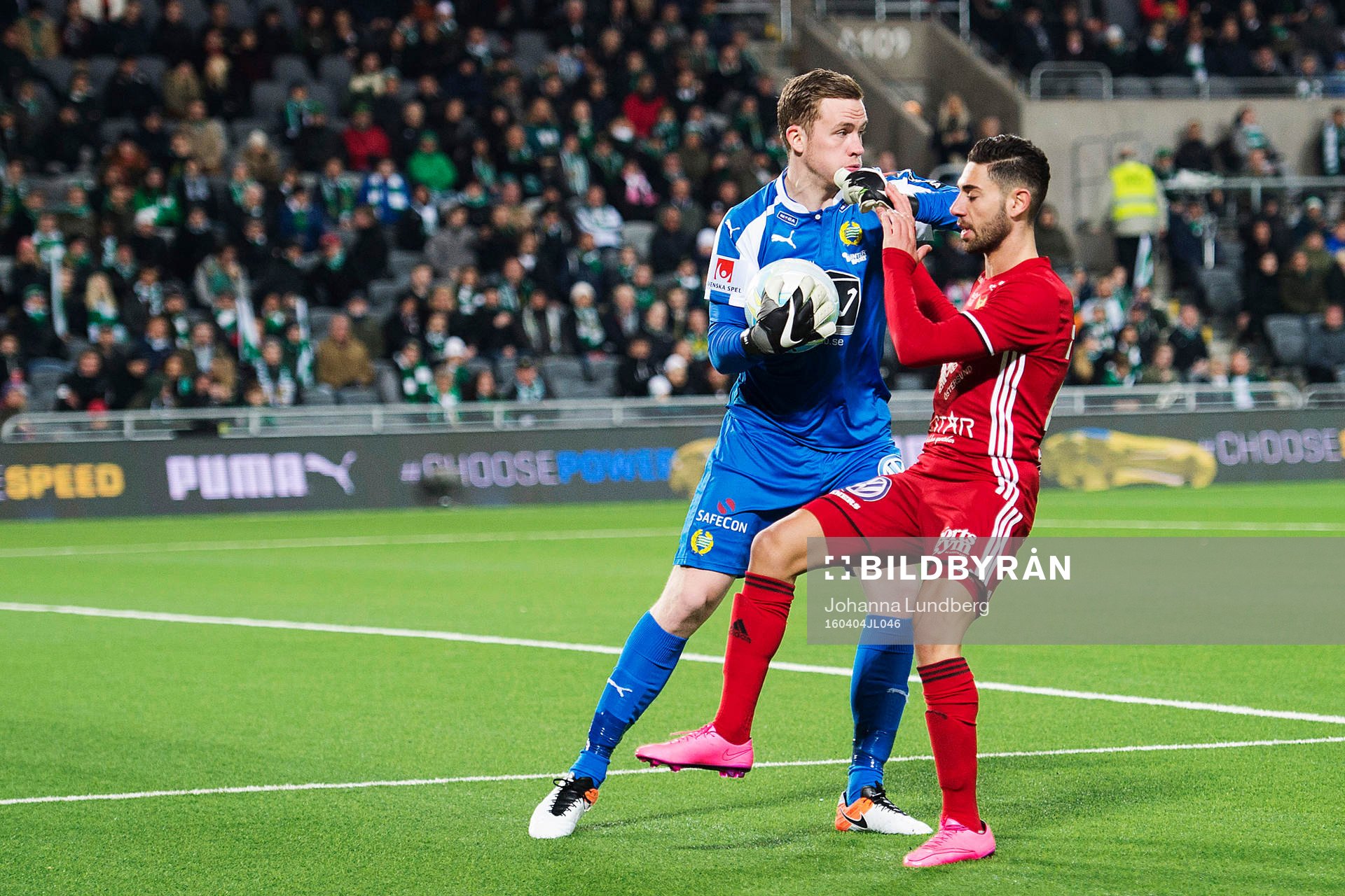 Hammarbys målvakt Ögmundur Kristinsson och Östersunds
