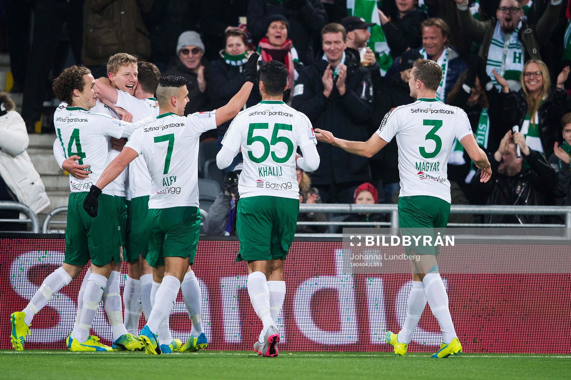Hammarbys spelare jublar