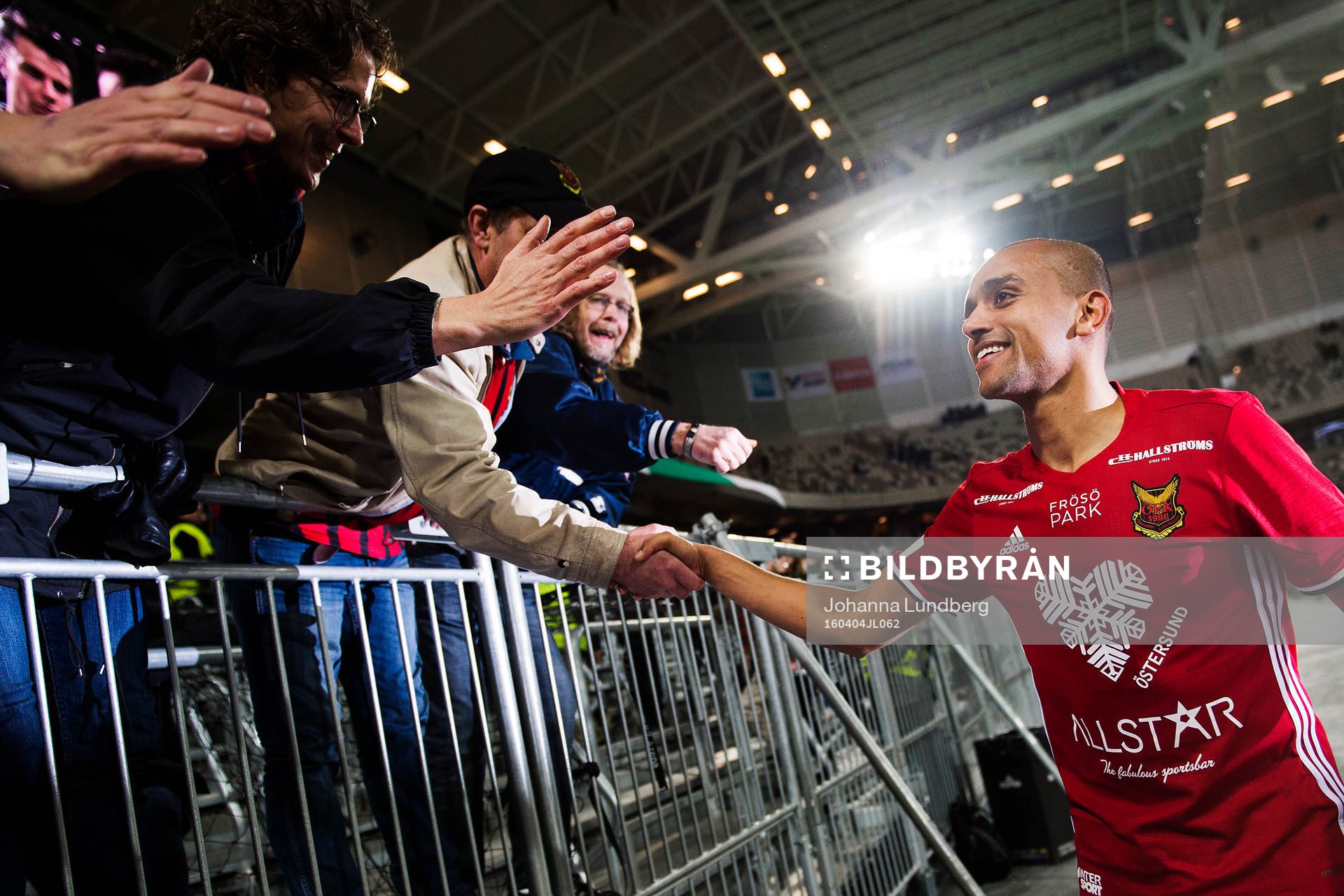 Östersunds Walid Atta tackar publiken