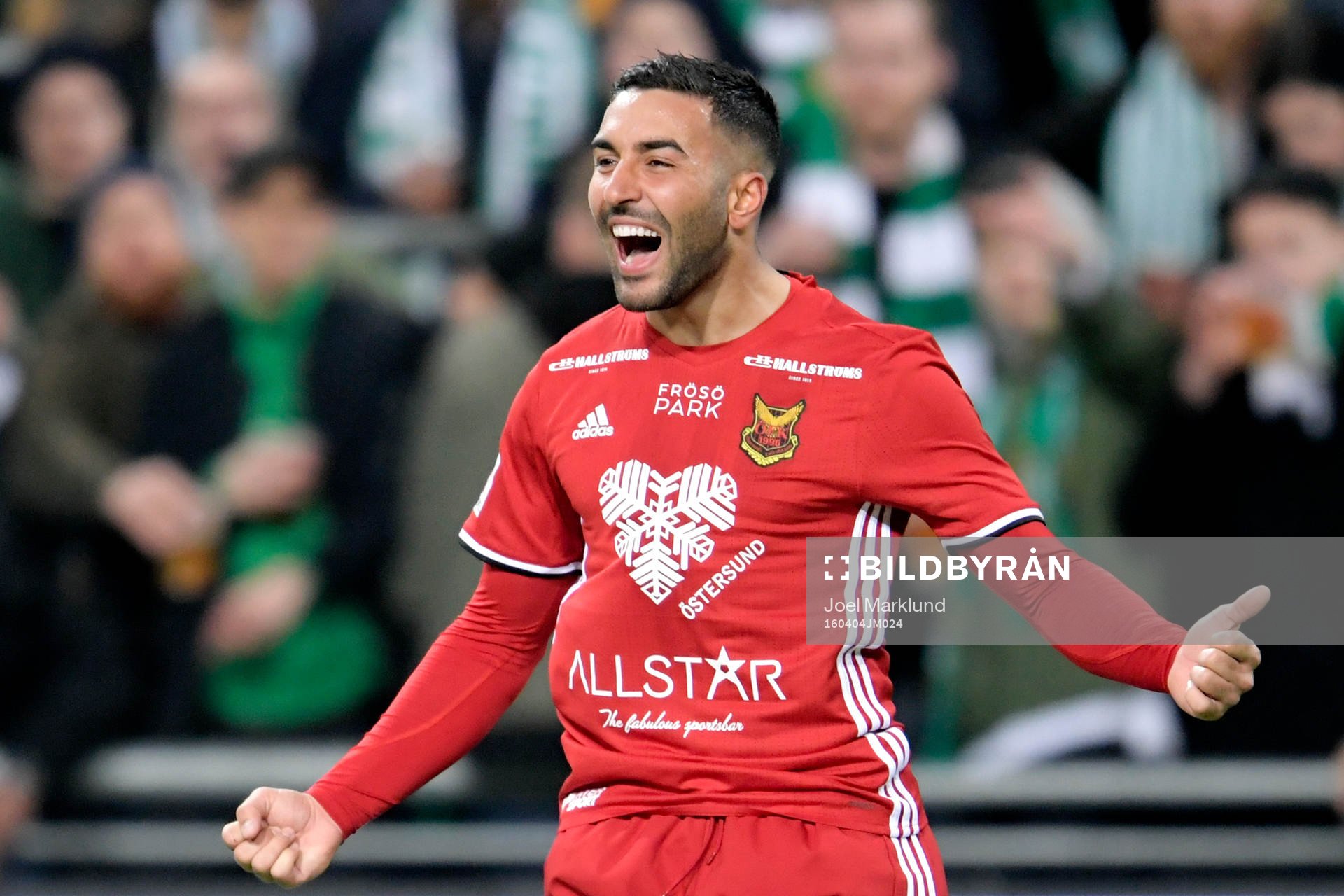 Östersunds Saman Ghoddos jublar