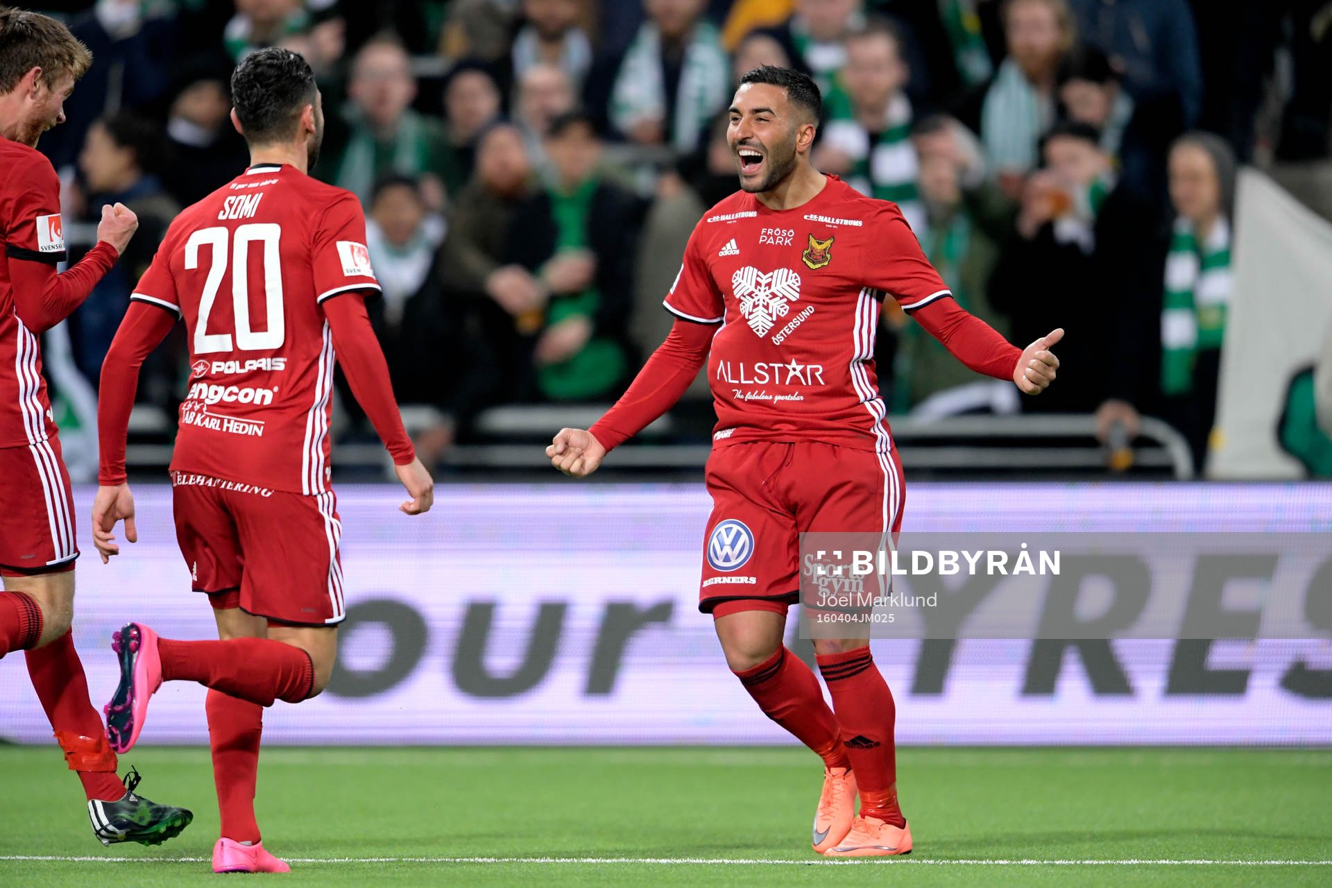 Östersunds Saman Ghoddos jublar
