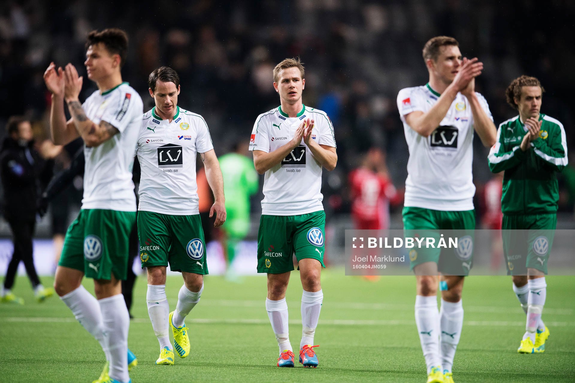 Hammarbys Johan Persson och Erik Israelsson deppar när de