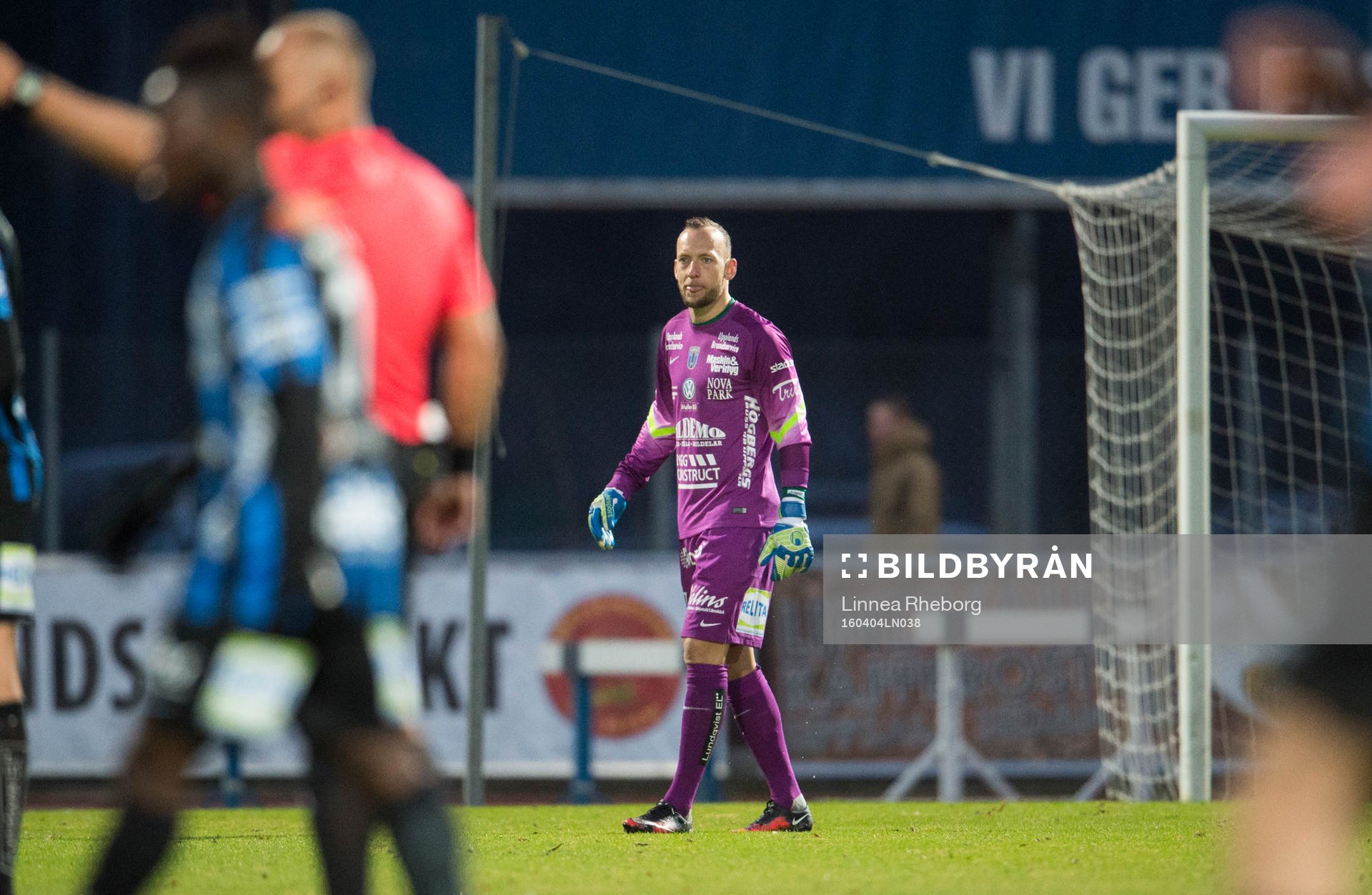 Sirius målvakt Benny Lekström under fotbollsmatchen i Superettan mellan Sirius och Halmstad den 4 april 2016 i Uppsala.
