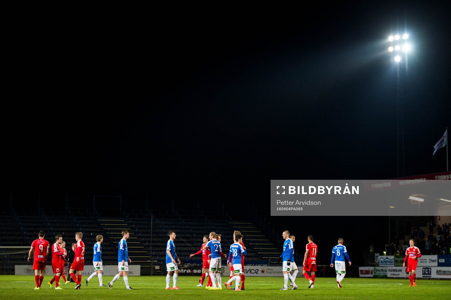 Trelleborgs och Värnamos spelare deppar