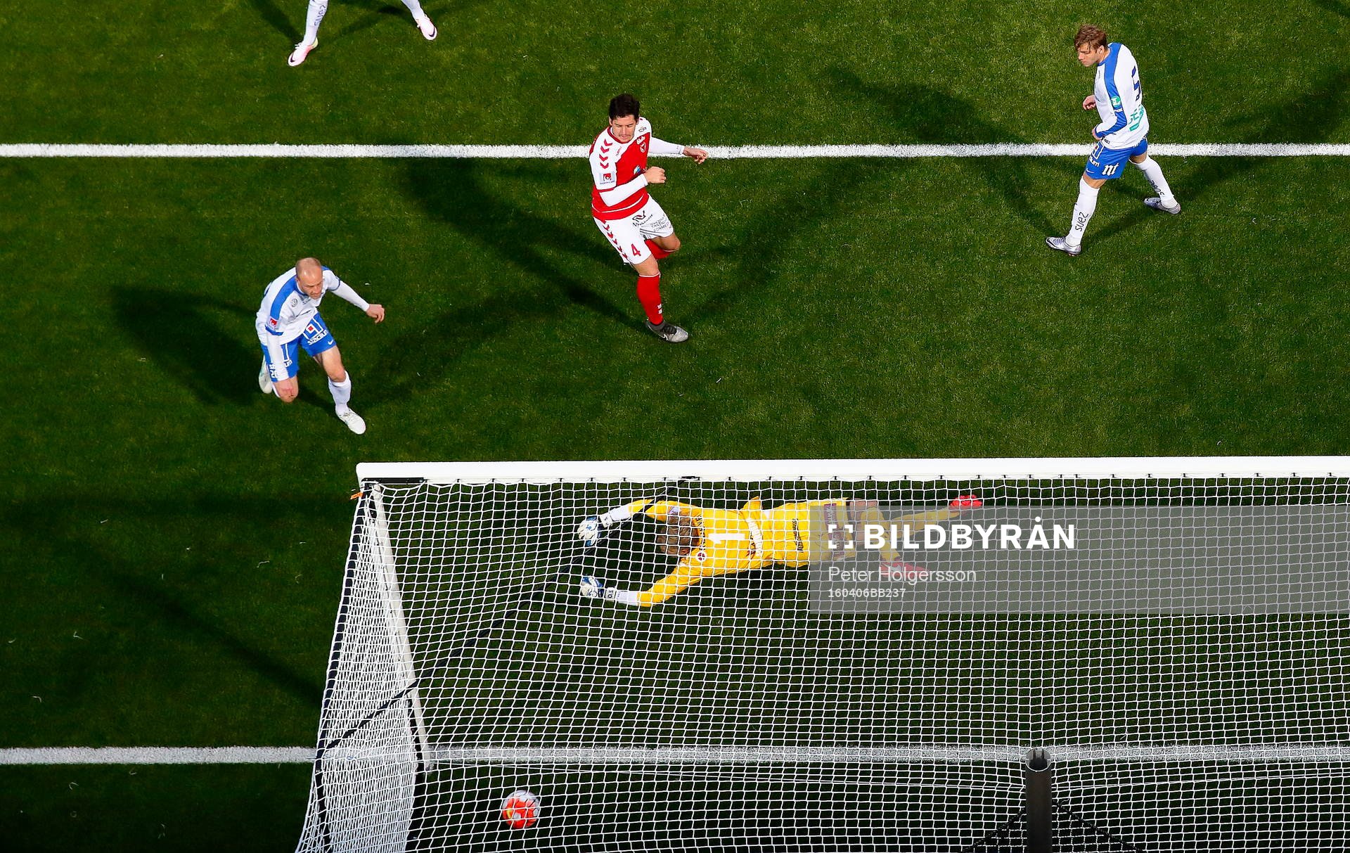 Mål 2-0 av Norrköpings Jón Gudni Fjóluson förbi