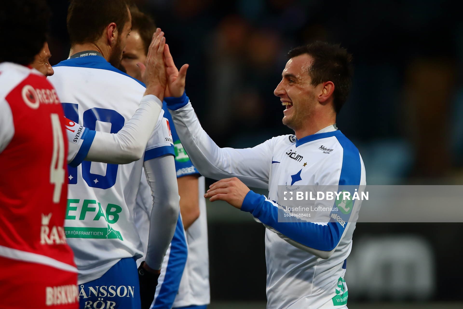 Norrköpings Nikola Tkalcic jublar med Norrköpings Andreas