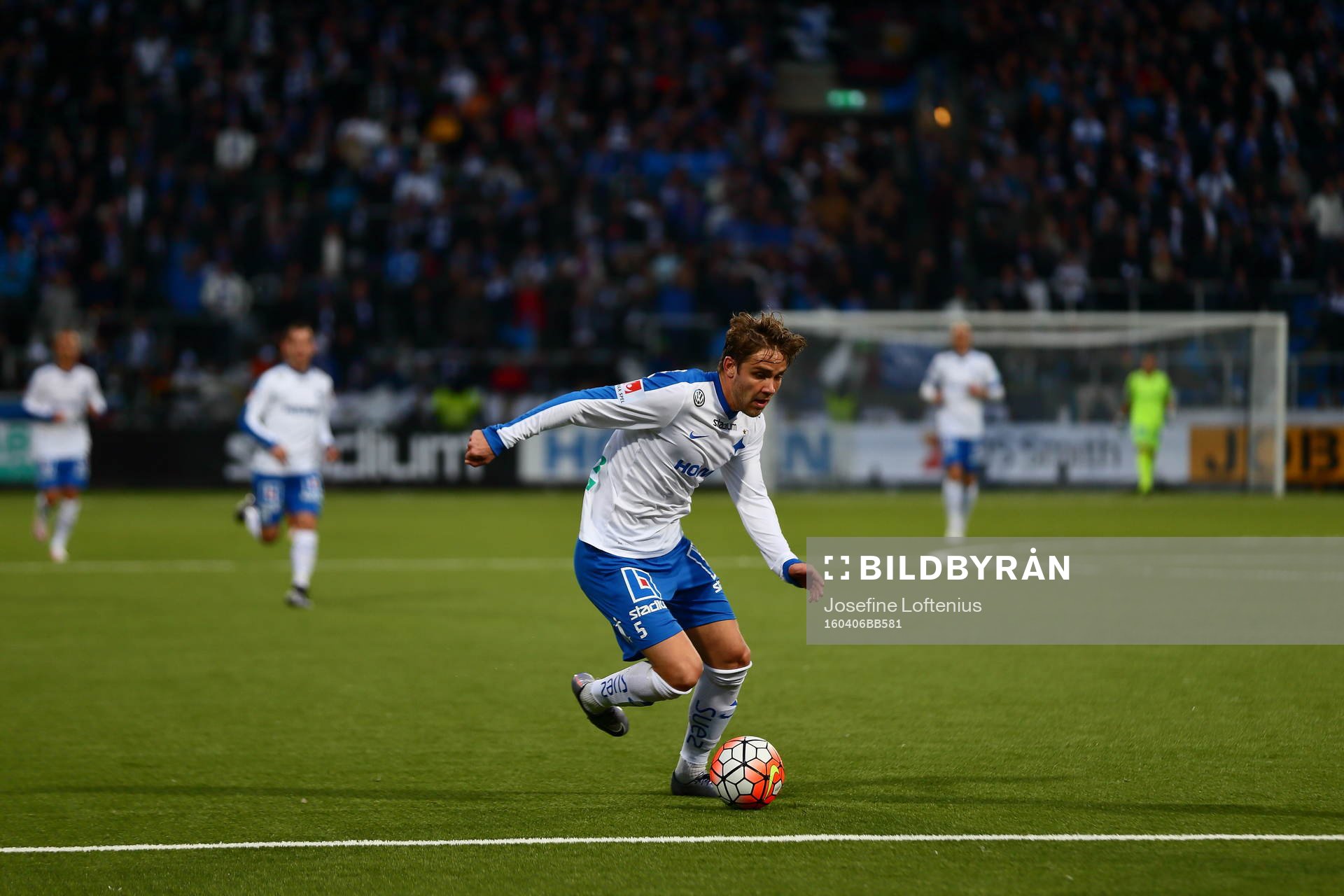 Norrköpings Christoffer Nyman framför Curva Nordahl
