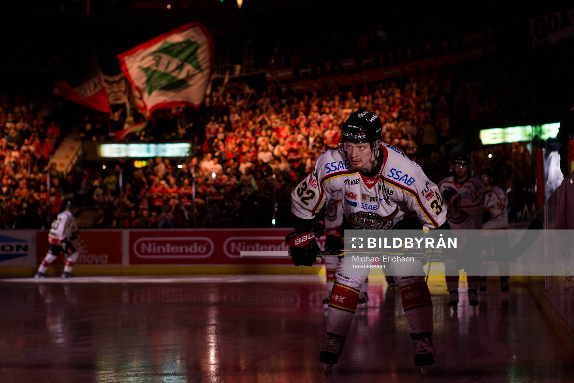 Luleås Lennart Petrell laddar innan nedsläpp i semifinal