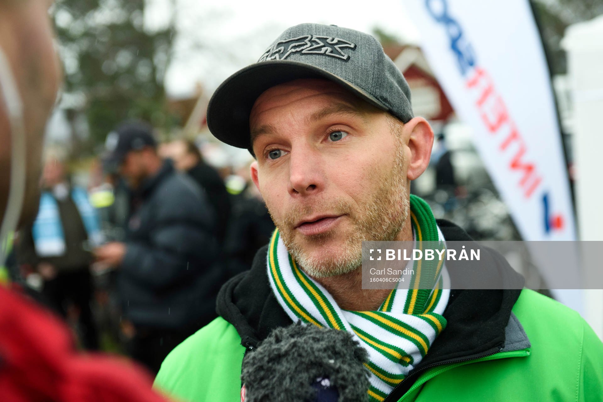 Jönköpings SLO Fredrik Uddén bli intervjuad innan