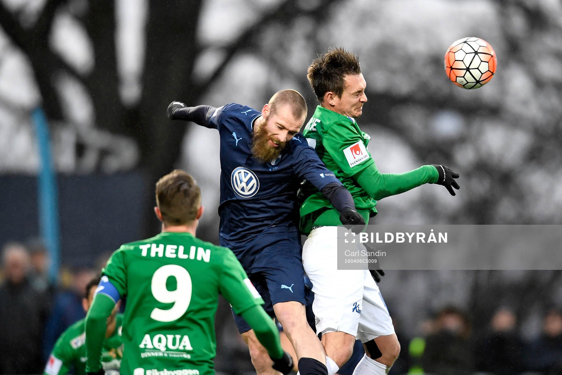 Malmö FFs Jo Inge Berget och Jönköpings Daryl Smylie