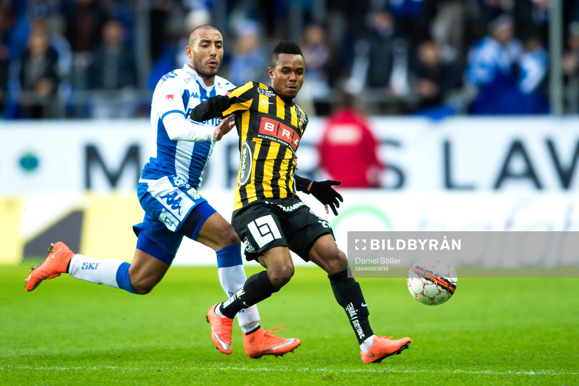 IFK Göteborgs Haitam Aleesami och Häckens Nasiru Mohammed