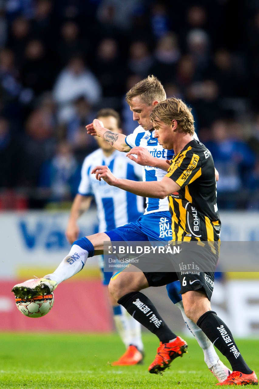 IFK Göteborgs Sören Rieks och Häckens Rasmus Schuller