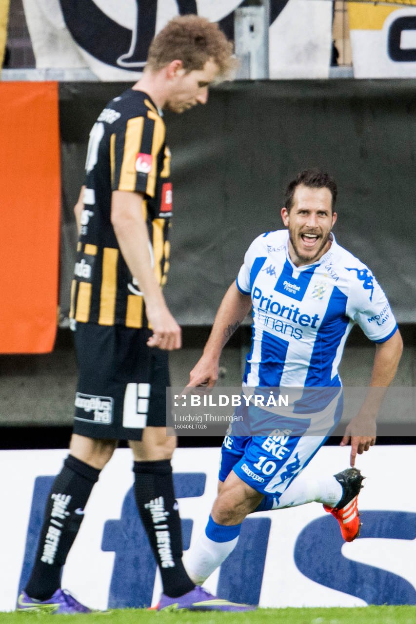 IFK Göteborgs Tobias Hysén jublar medan Häckens Simon