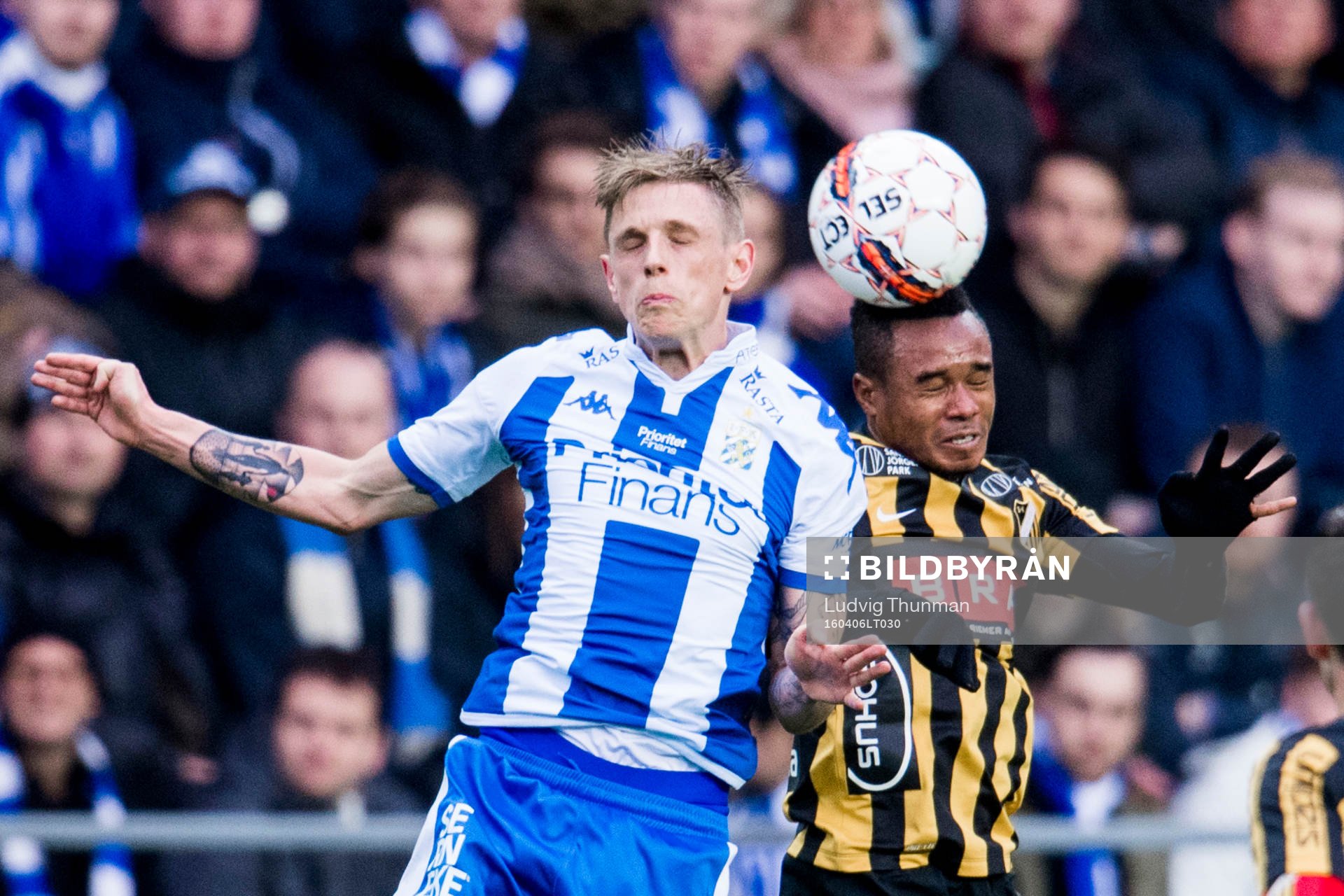 IFK Göteborgs Sören Rieks och Häckens Nasiru Mohammed